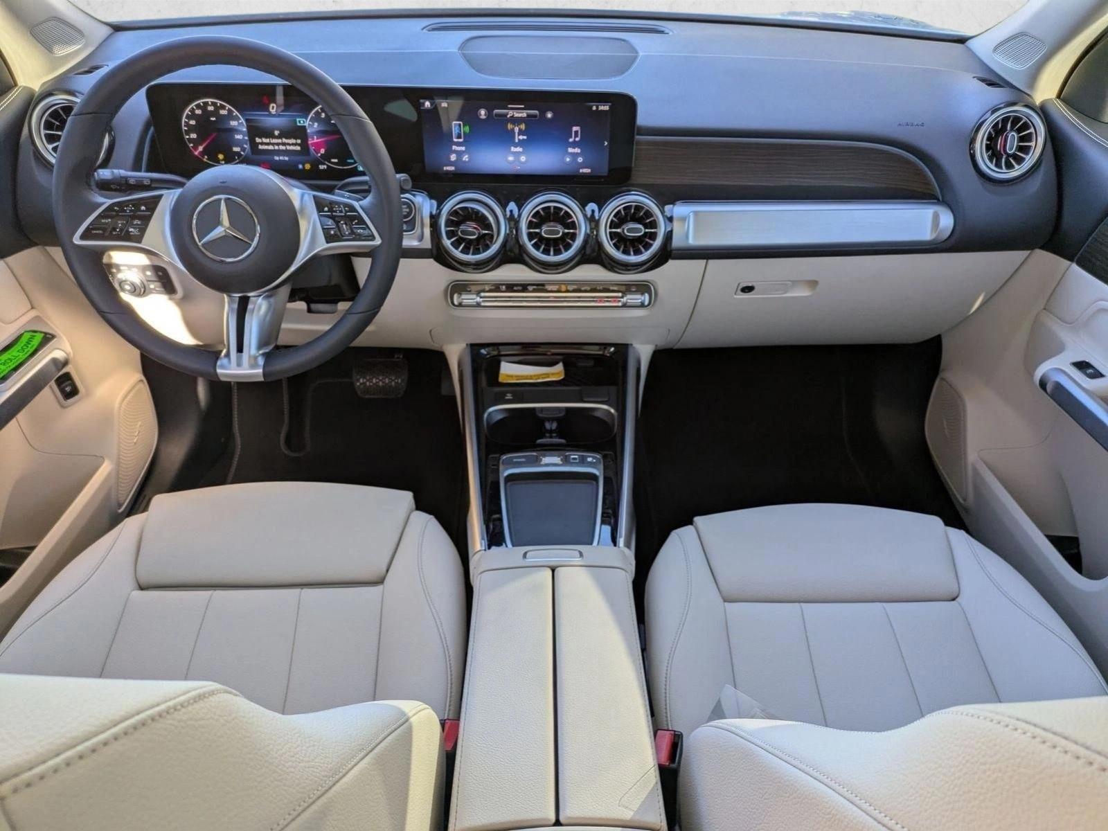 Thumbnail: 2026 Mercedes-Benz GLB - 4