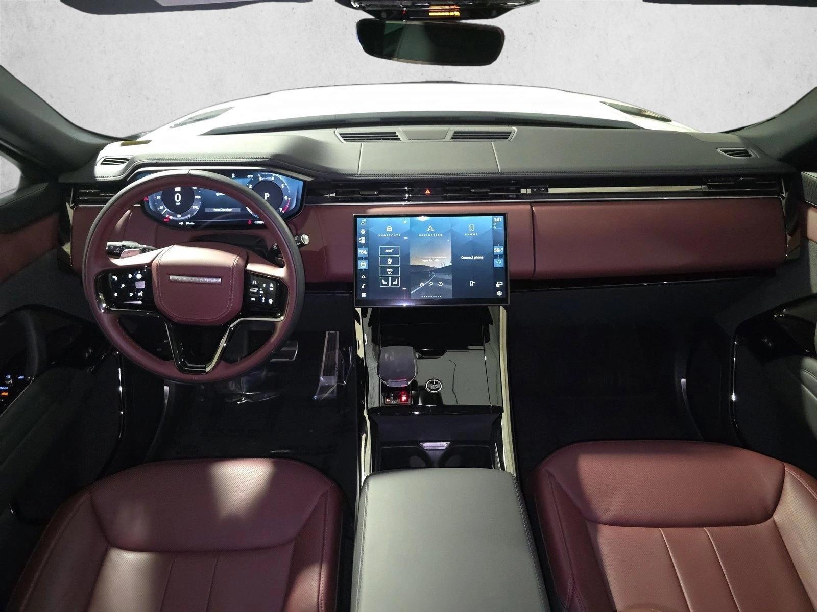 Thumbnail: 2025 Land Rover Range Rover Sport - 3
