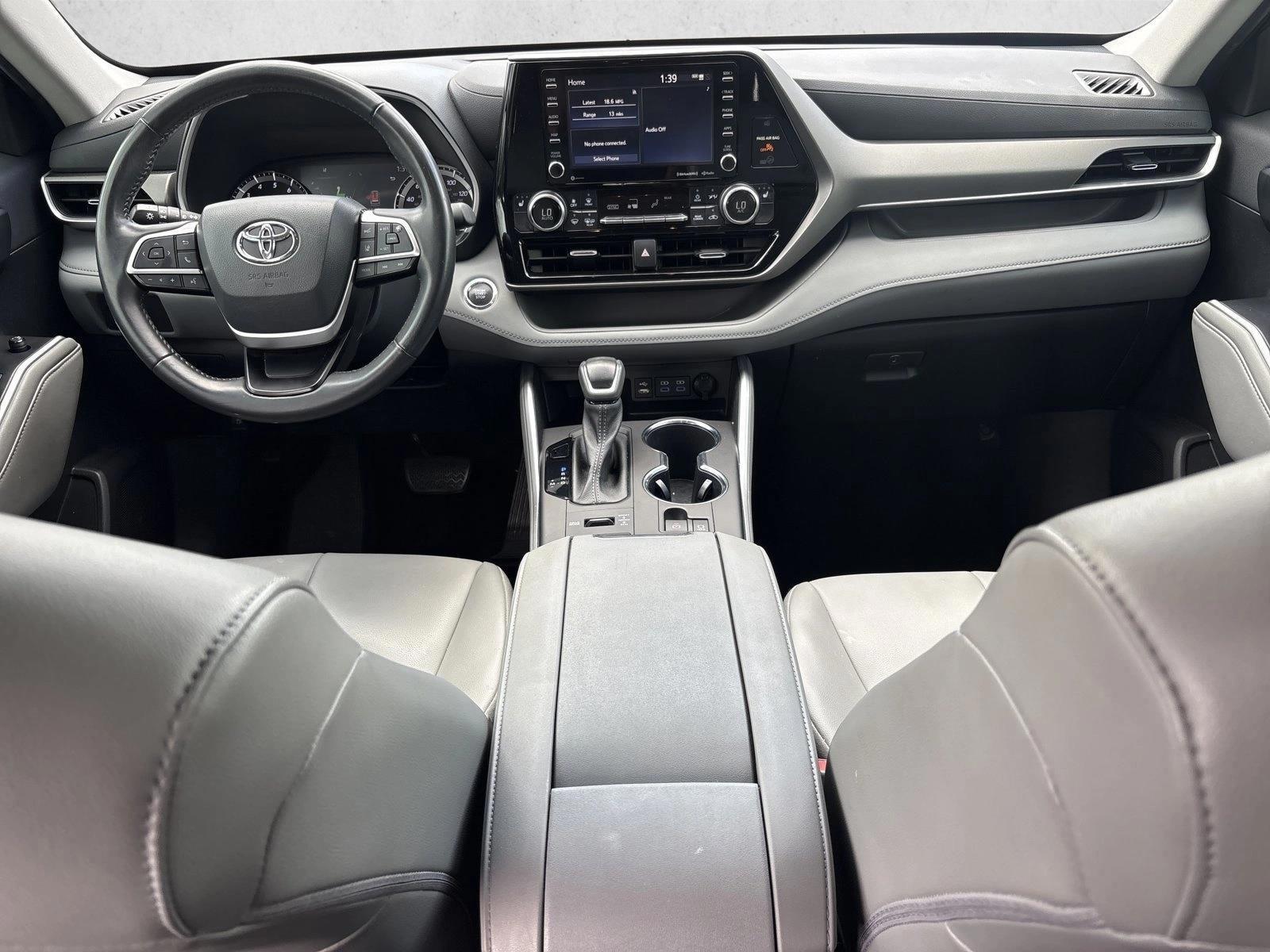 Thumbnail: 2022 Toyota Highlander - 3