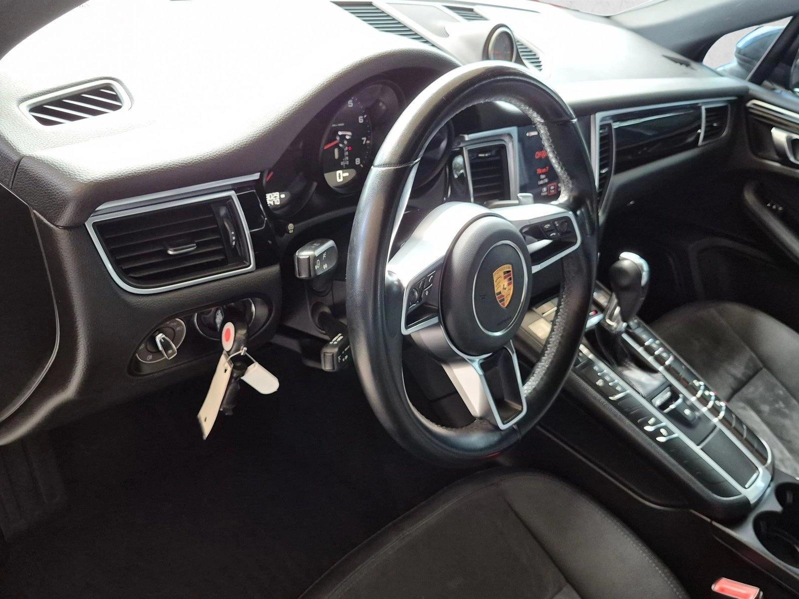 Thumbnail: 2018 Porsche Macan - 3