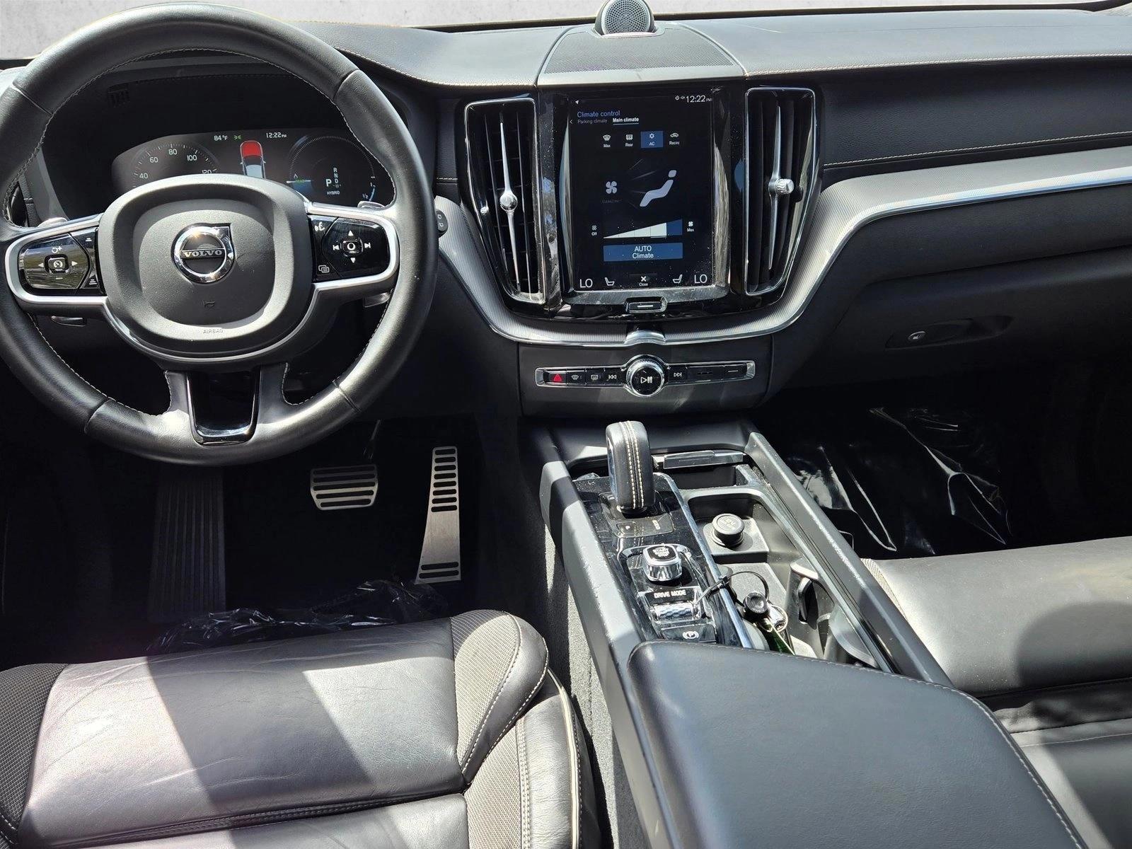 Thumbnail: 2020 Volvo XC60 - 3
