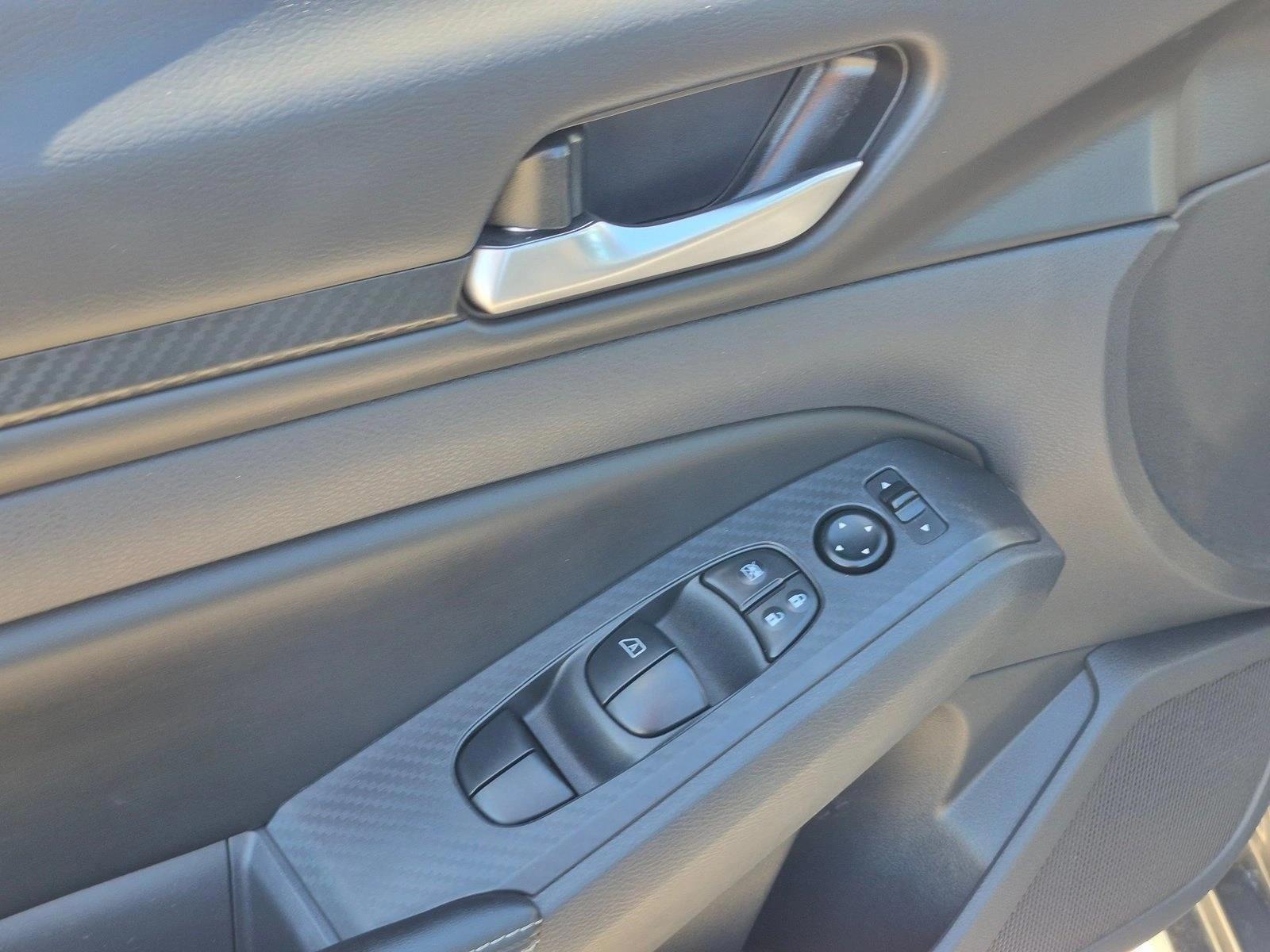 2025 Nissan Altima SV - Photo 11