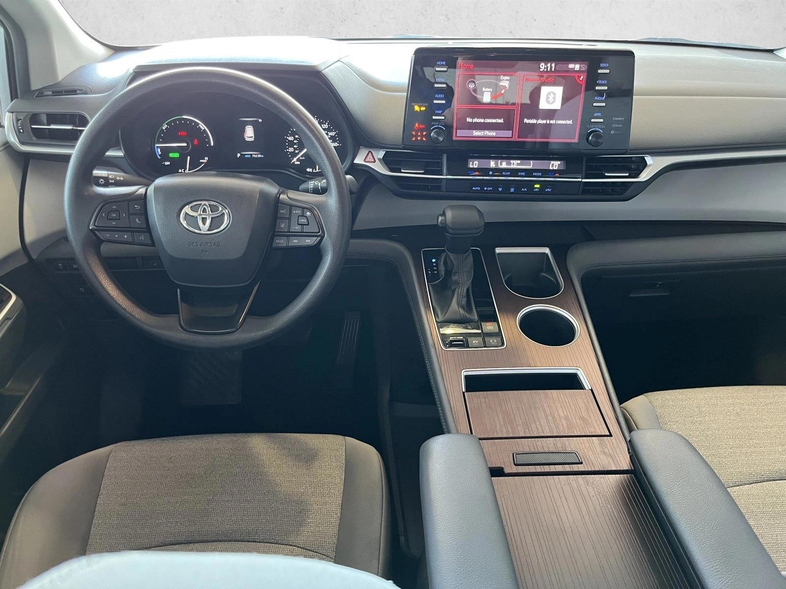 Thumbnail: 2024 Toyota Sienna - 3