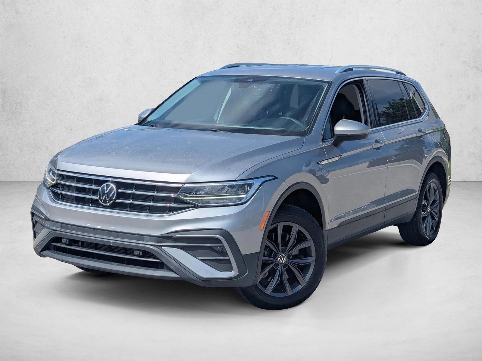 Thumbnail: 2022 Volkswagen Tiguan - 1