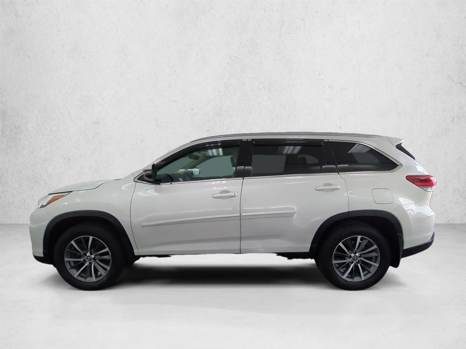 Thumbnail: 2019 Toyota Highlander - 2
