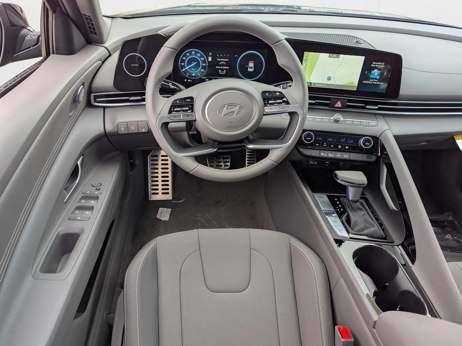 Thumbnail: 2025 Hyundai Elantra - 4