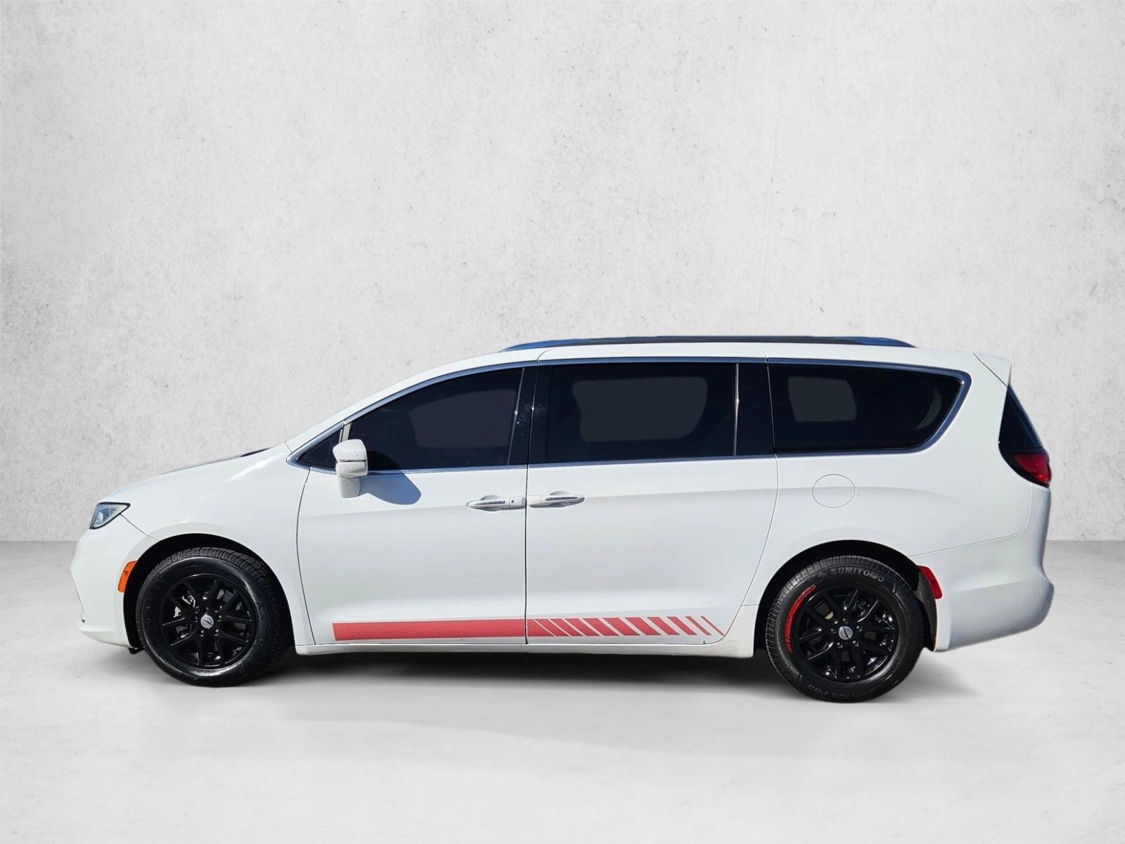 Thumbnail: 2021 Chrysler Pacifica - 2