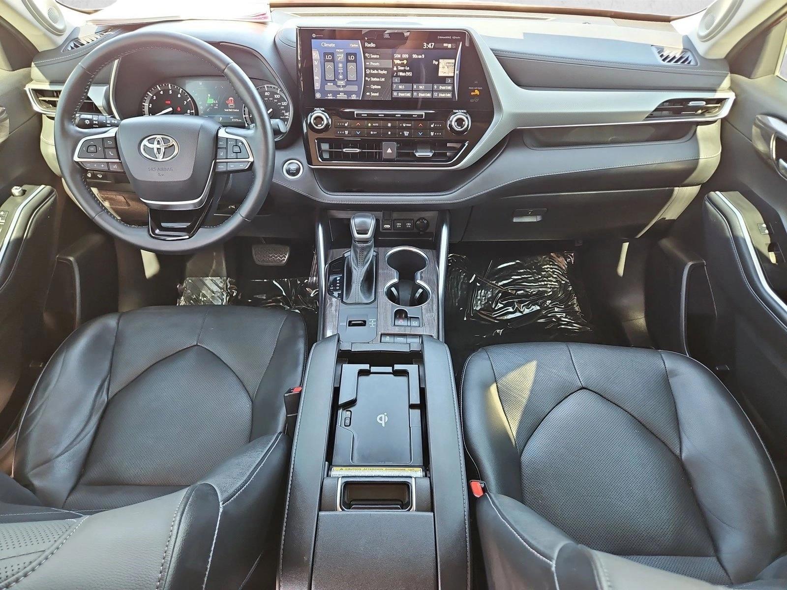 Thumbnail: 2021 Toyota Highlander - 3