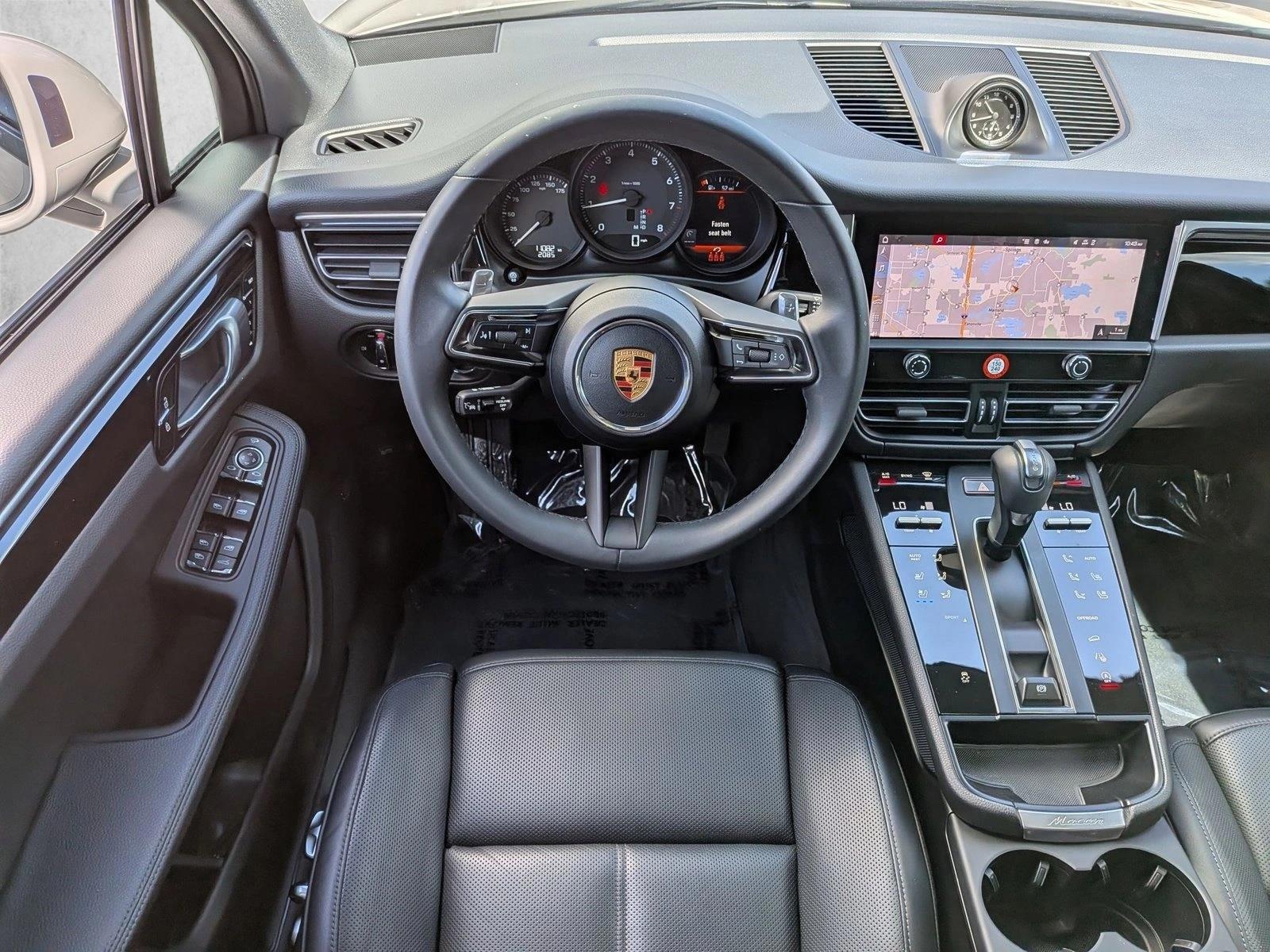 Thumbnail: 2025 Porsche Macan - 4