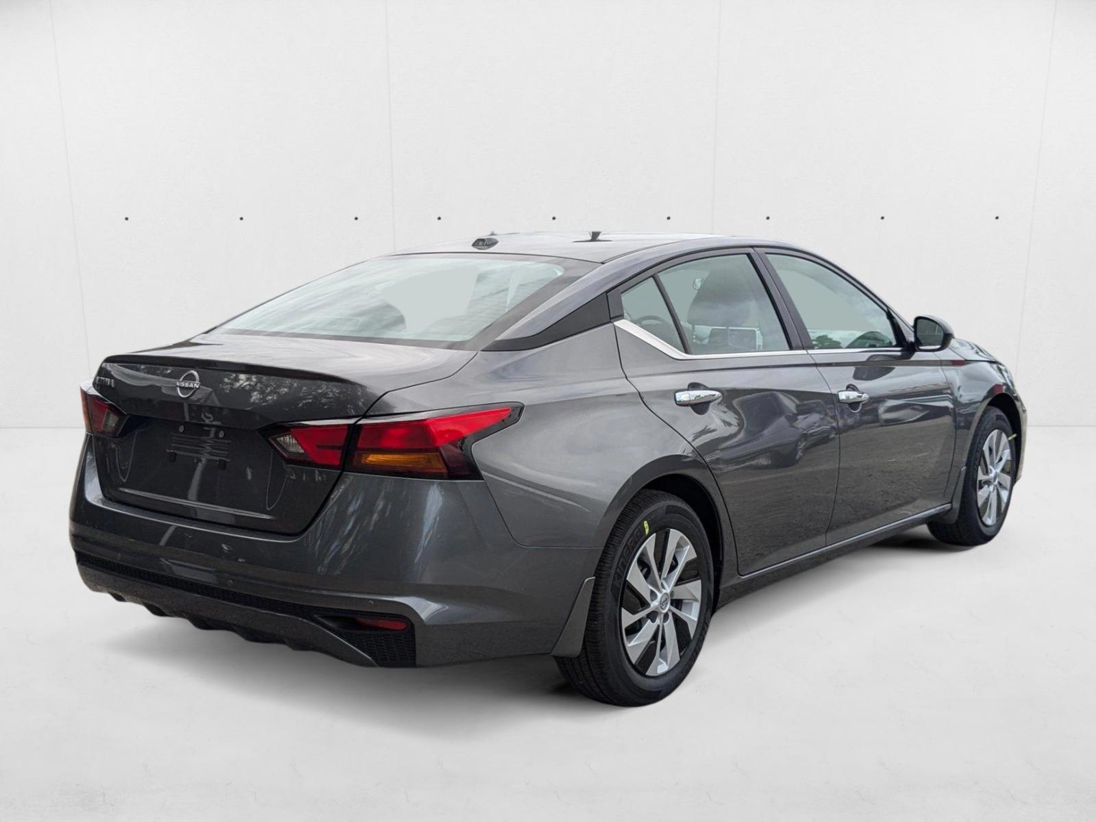 2025 Nissan Altima S - Photo 2