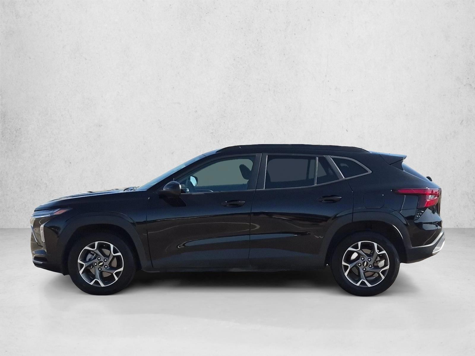 Thumbnail: 2025 Chevrolet Trax - 2