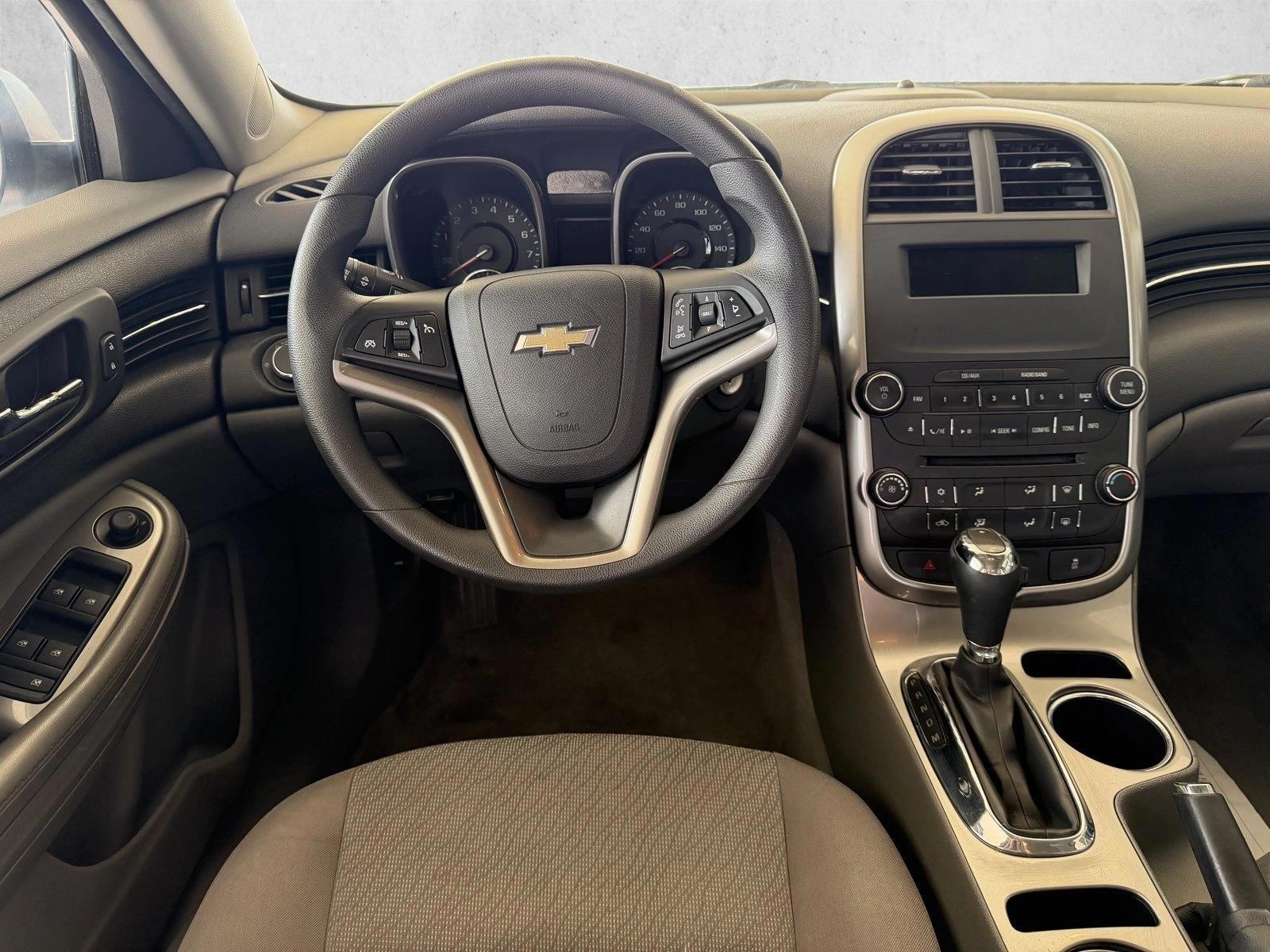 Thumbnail: 2015 Chevrolet Malibu - 3