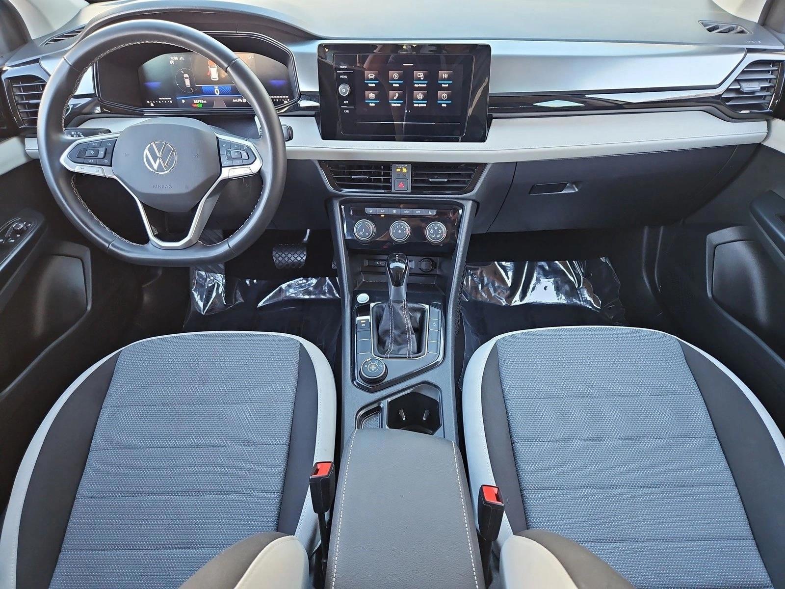 Thumbnail: 2025 Volkswagen Taos - 4