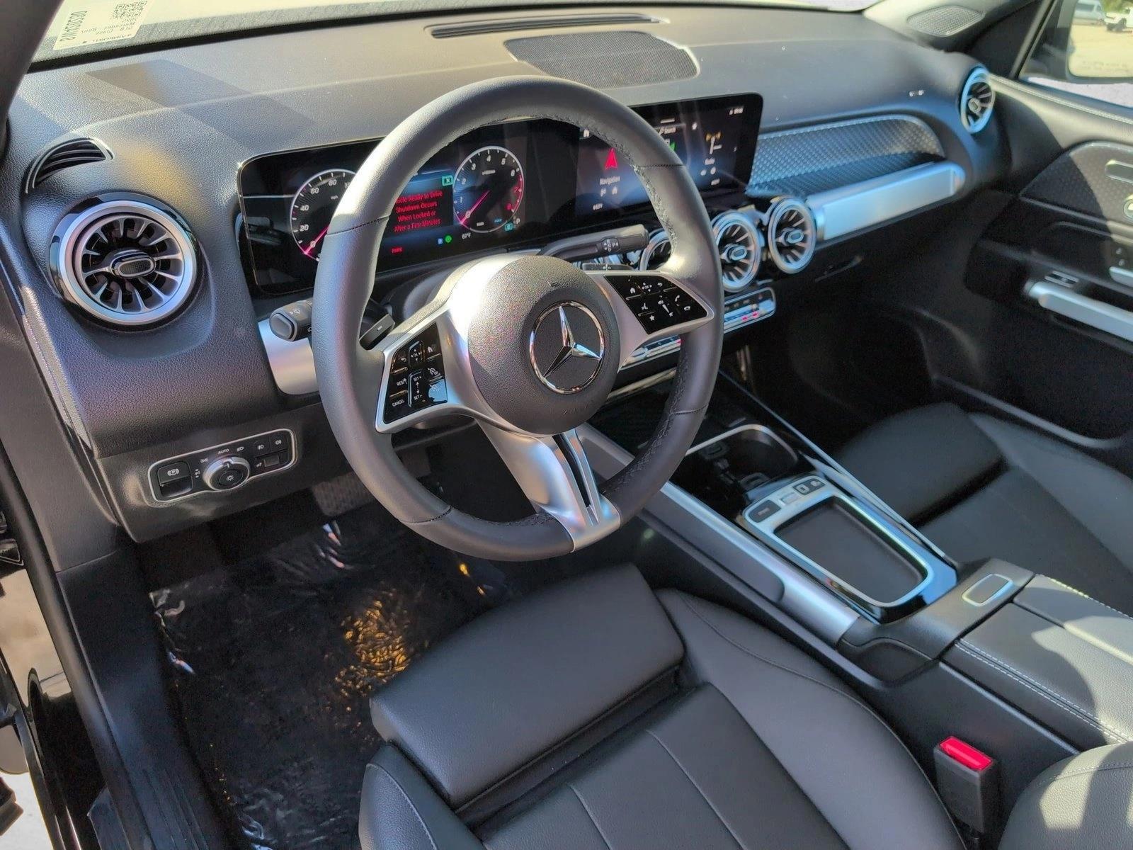 Thumbnail: 2025 Mercedes-Benz GLB - 3