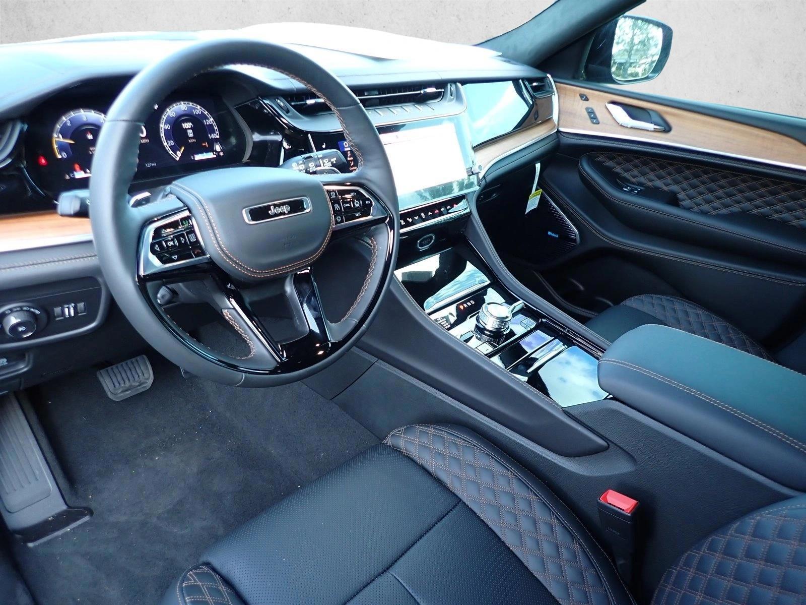Thumbnail: 2026 Jeep Grand Cherokee L - 3