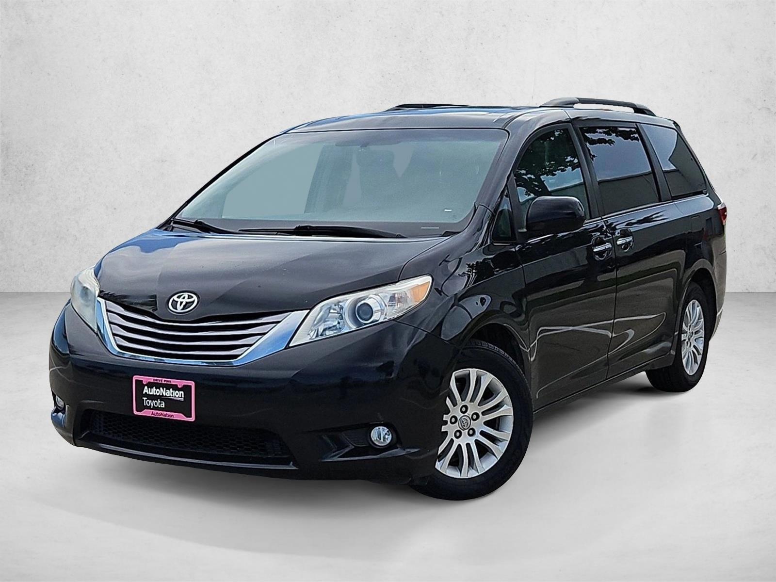 Thumbnail: 2017 Toyota Sienna - 1