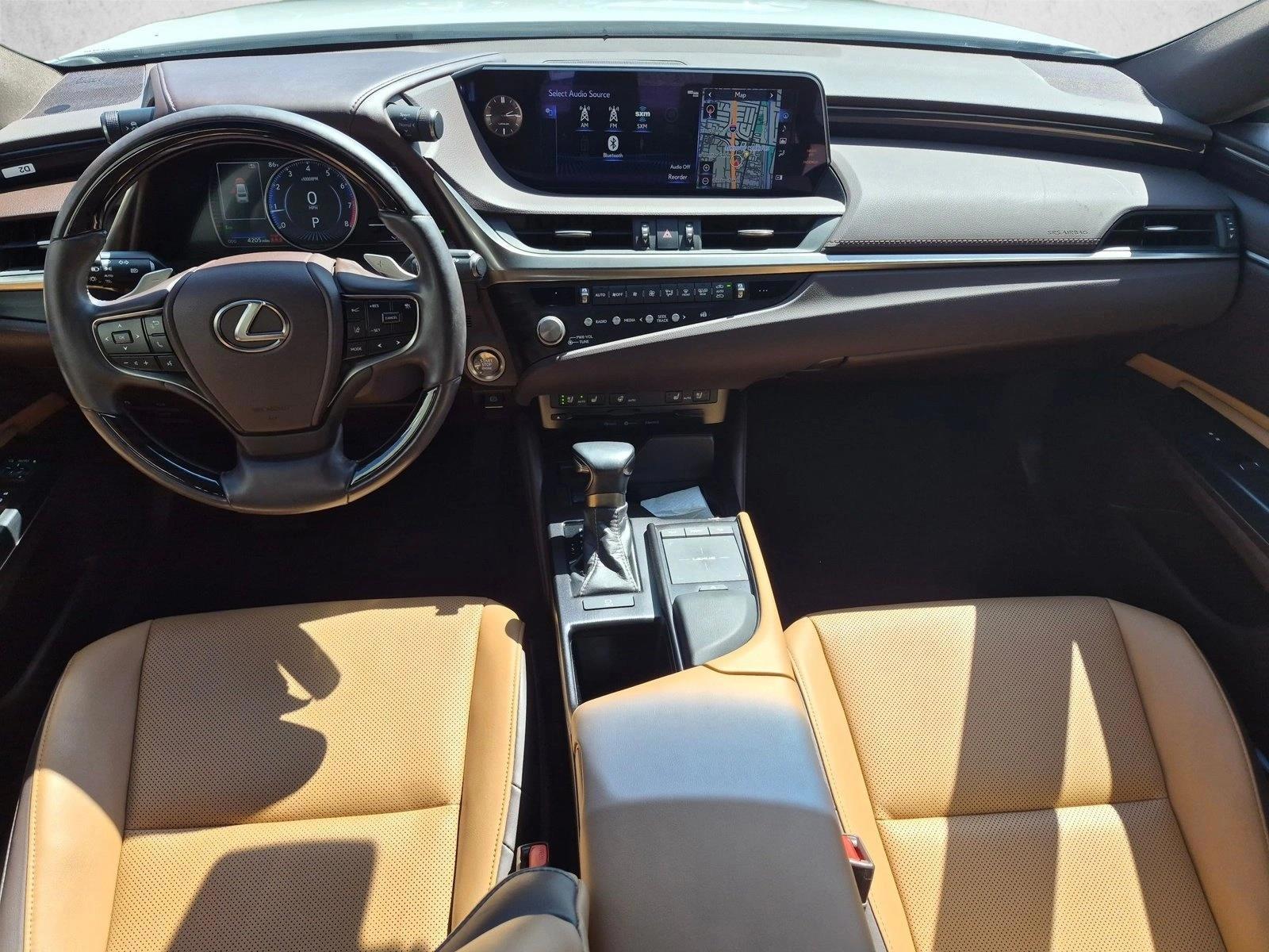 Thumbnail: 2021 Lexus ES - 3