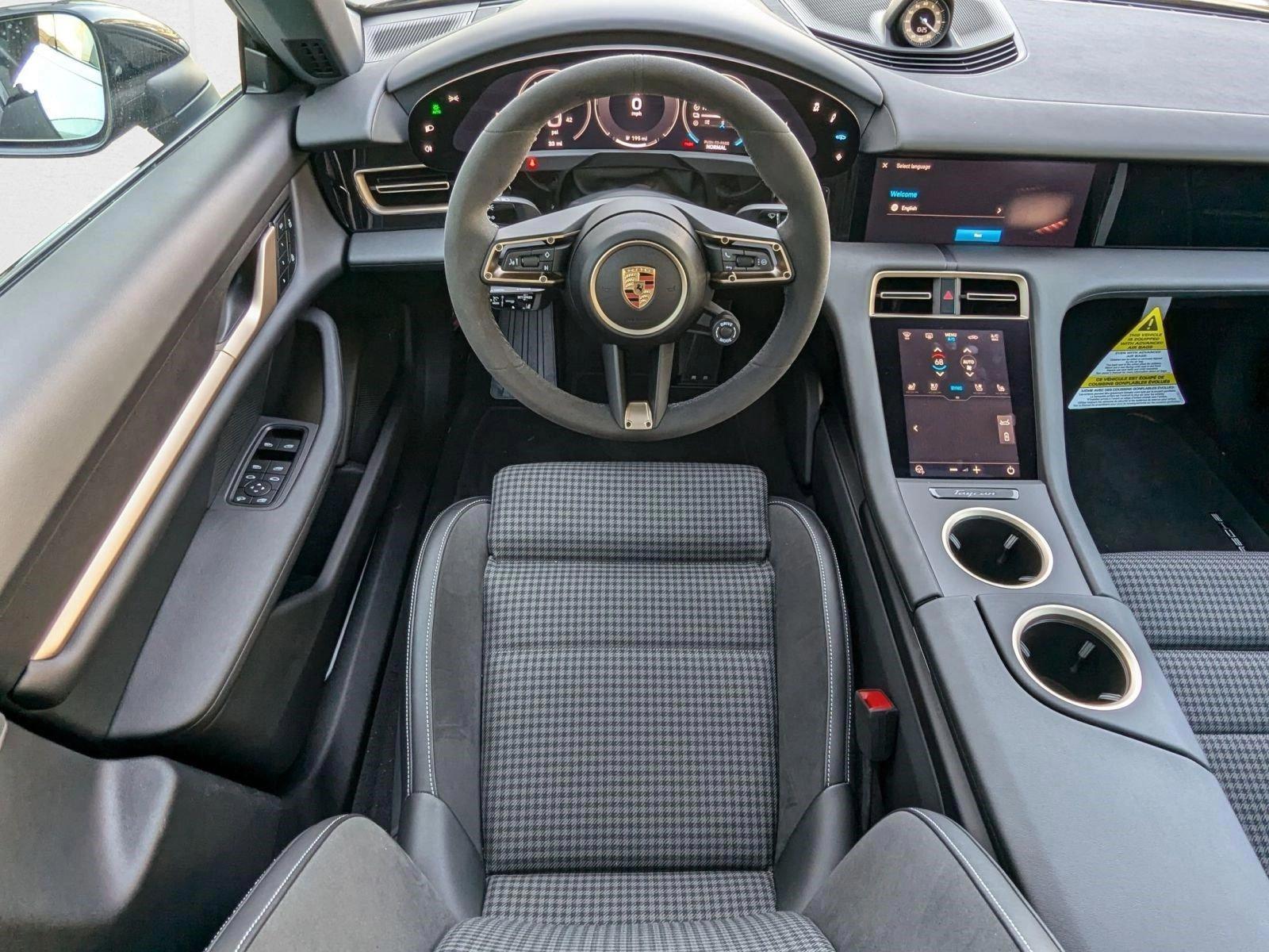 Thumbnail: 2025 Porsche Taycan - 4
