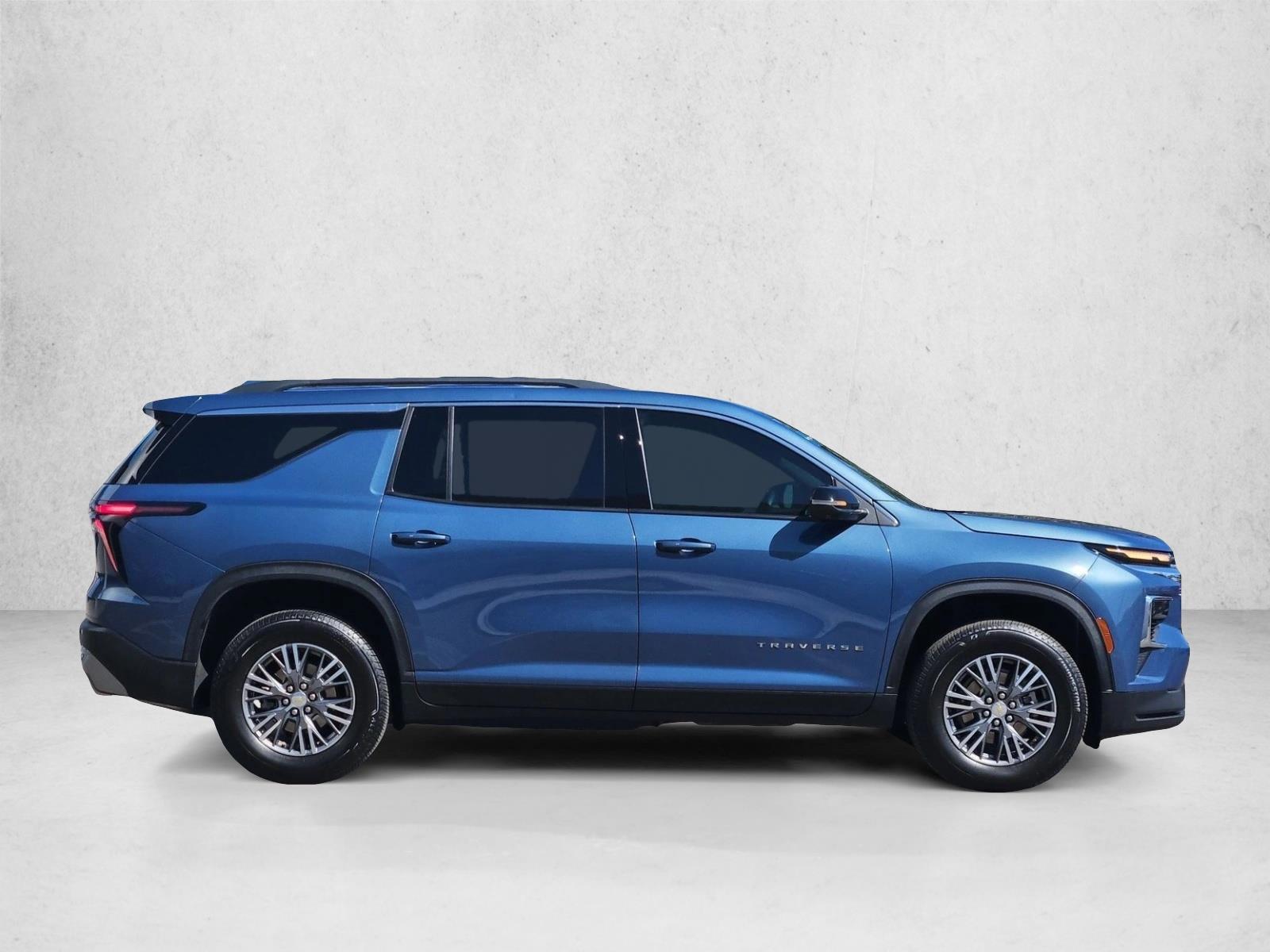 2025 Chevrolet Traverse LT - Photo 9