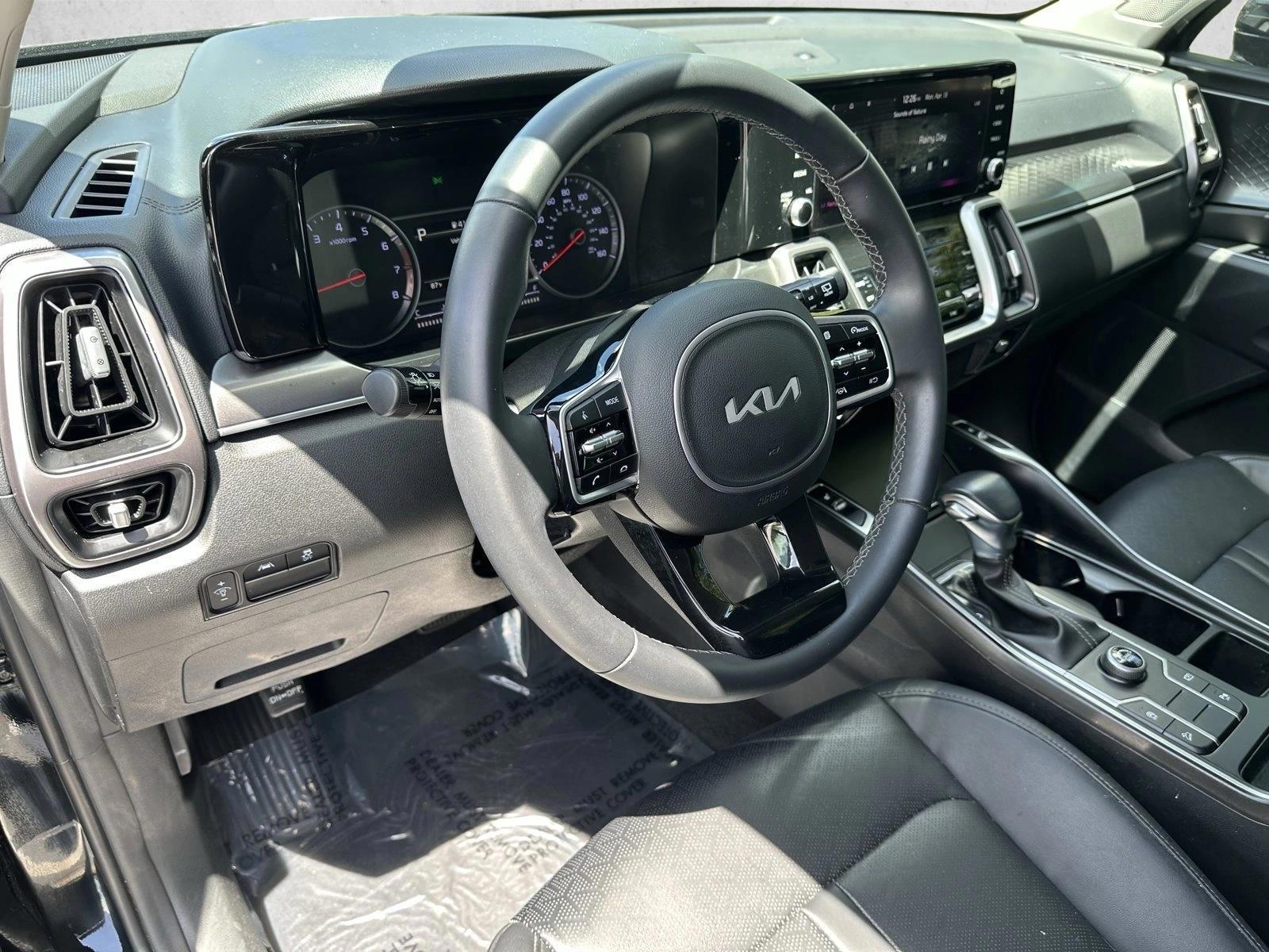 Thumbnail: 2023 Kia Sorento - 3