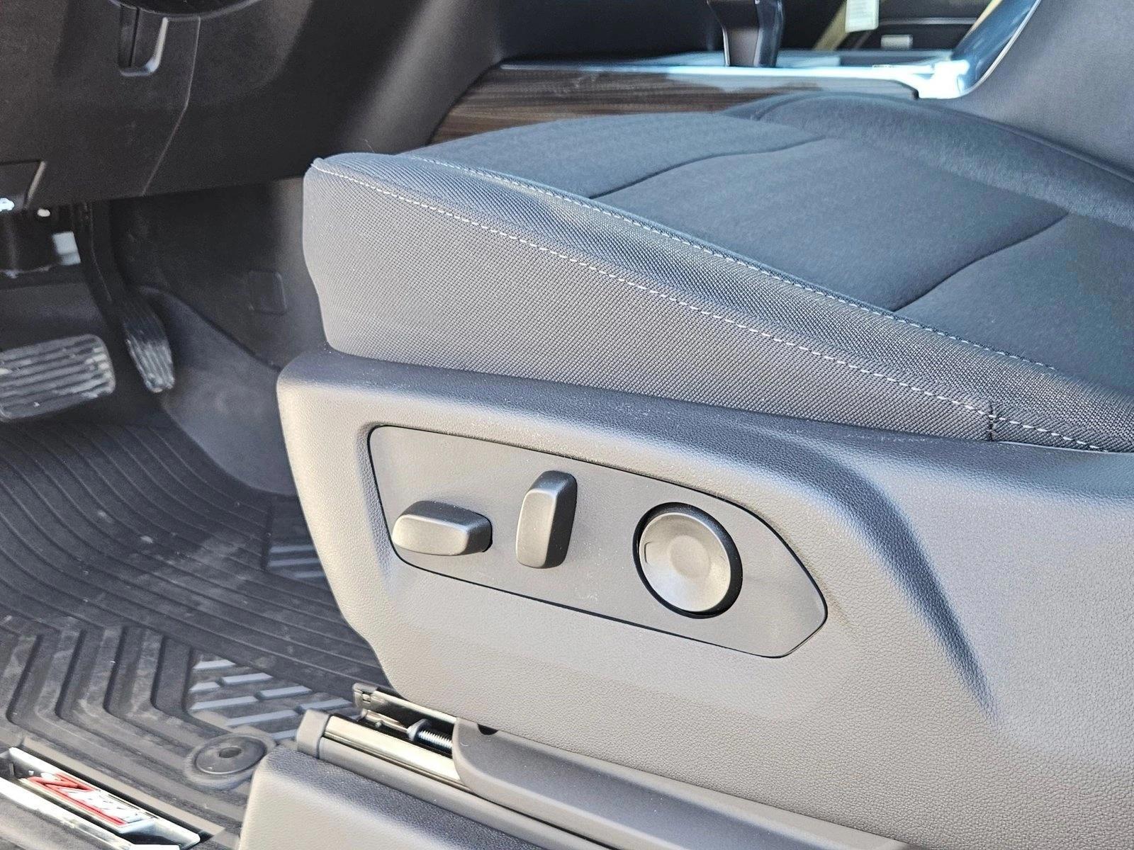Thumbnail: 2026 Chevrolet Silverado 1500 - 5