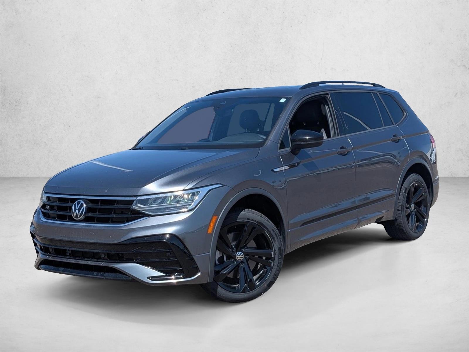Thumbnail: 2023 Volkswagen Tiguan - 1