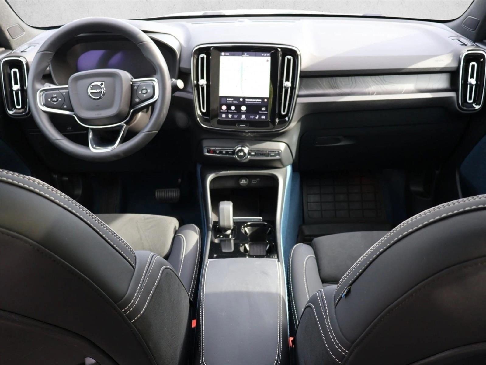 Thumbnail: 2023 Volvo C40 - 4