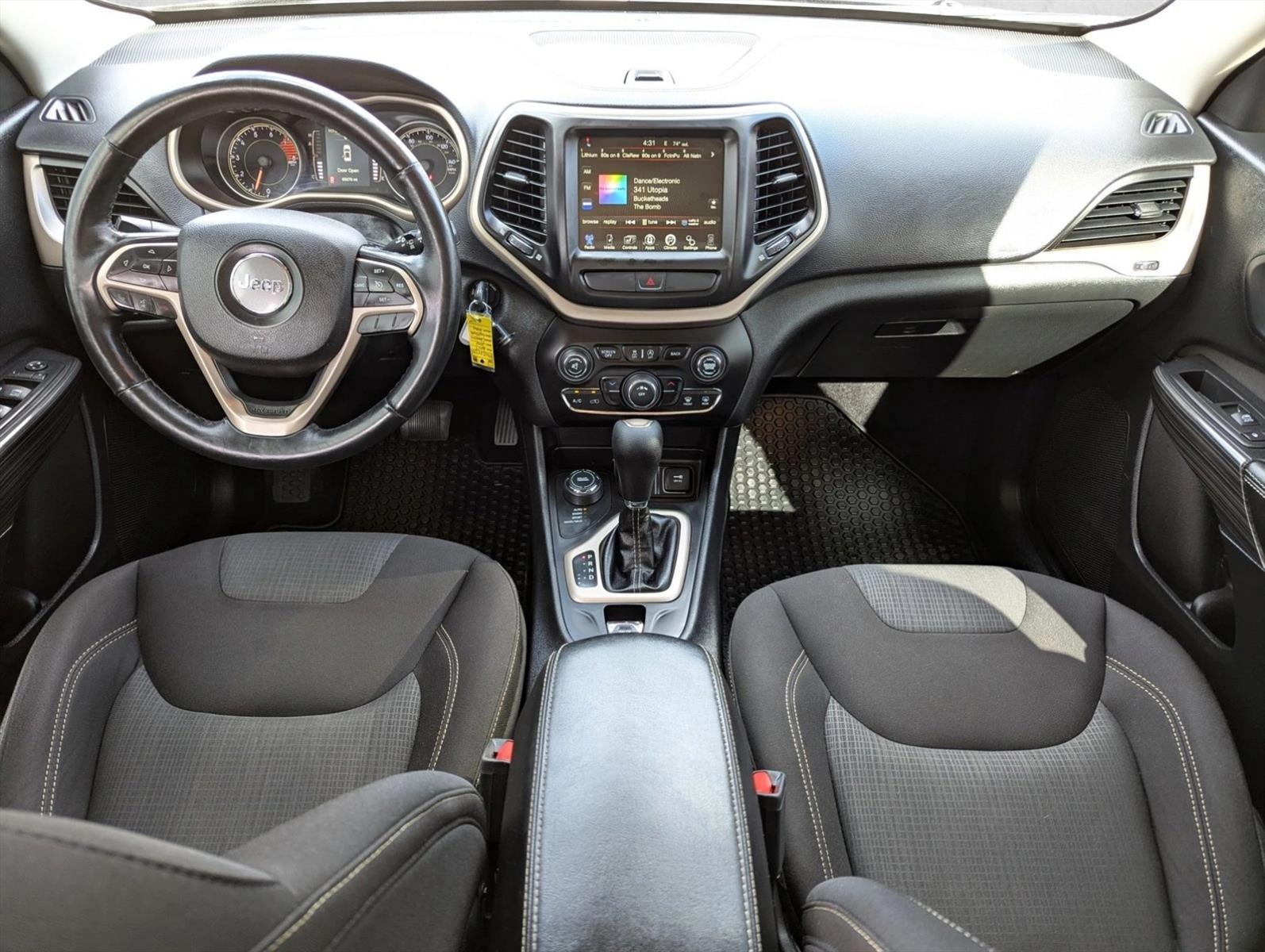 Thumbnail: 2017 Jeep Cherokee - 3