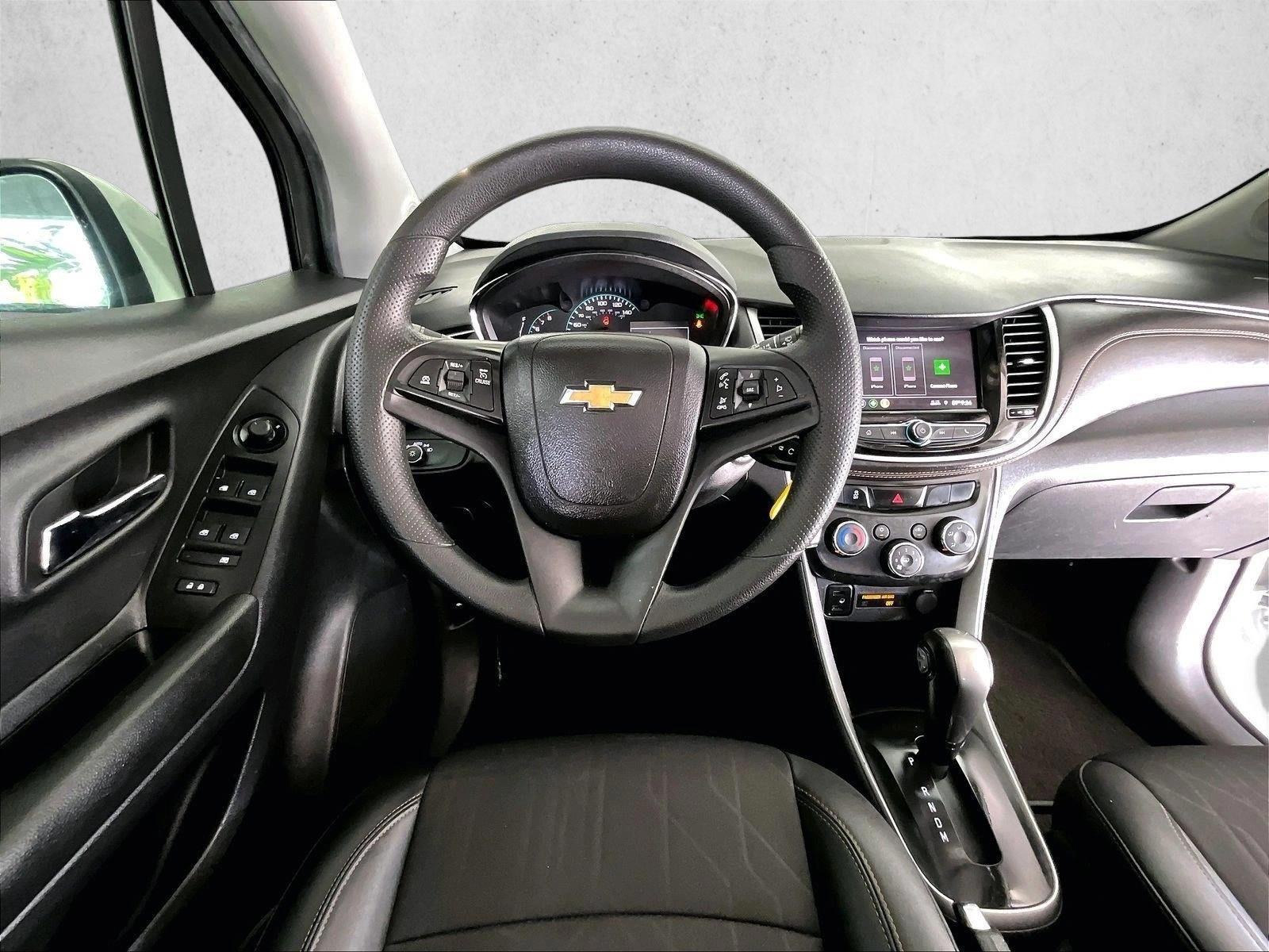 Thumbnail: 2022 Chevrolet Trax - 3