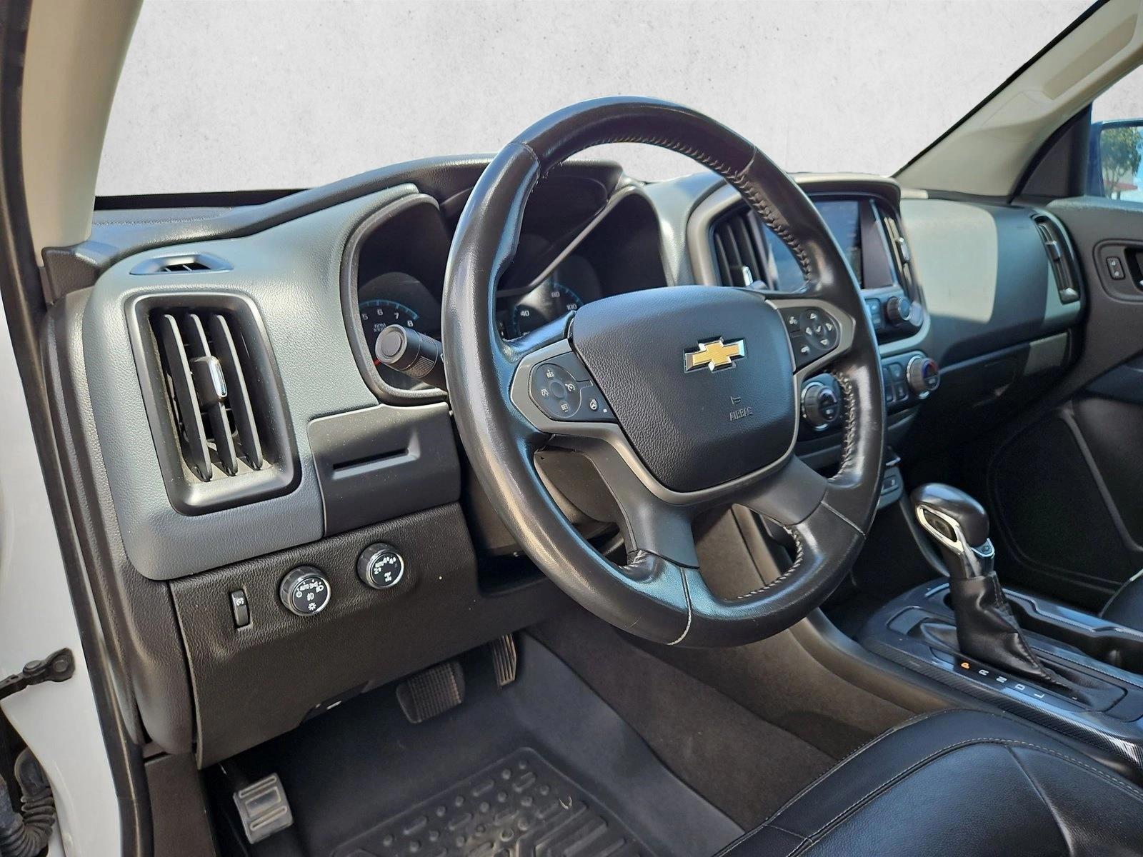 Thumbnail: 2022 Chevrolet Colorado - 3