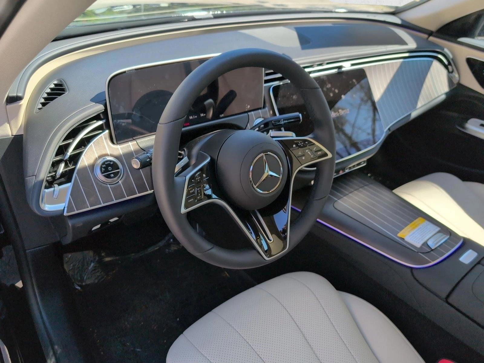 Thumbnail: 2025 Mercedes-Benz E-Class - 3