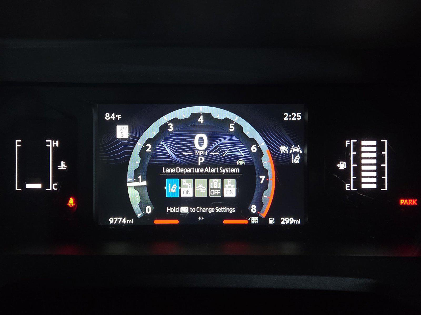 2025 Toyota Tacoma SR5 - Photo 10