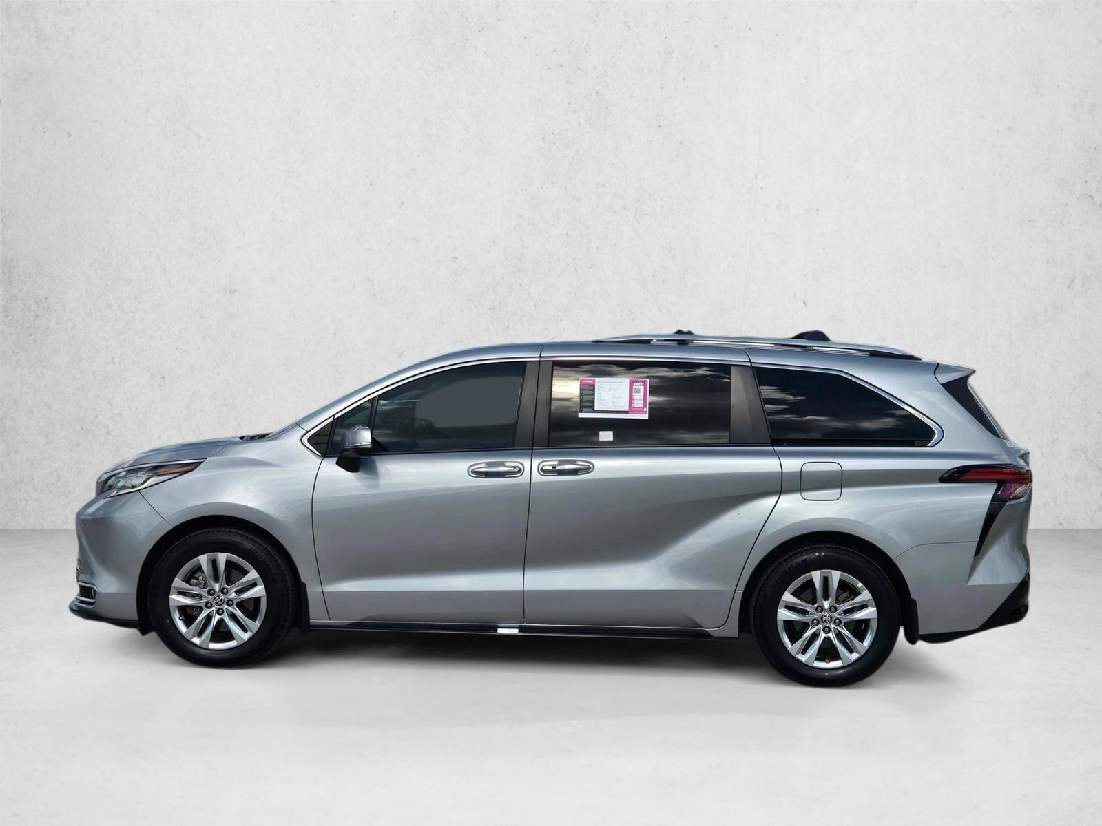 Thumbnail: 2023 Toyota Sienna - 2