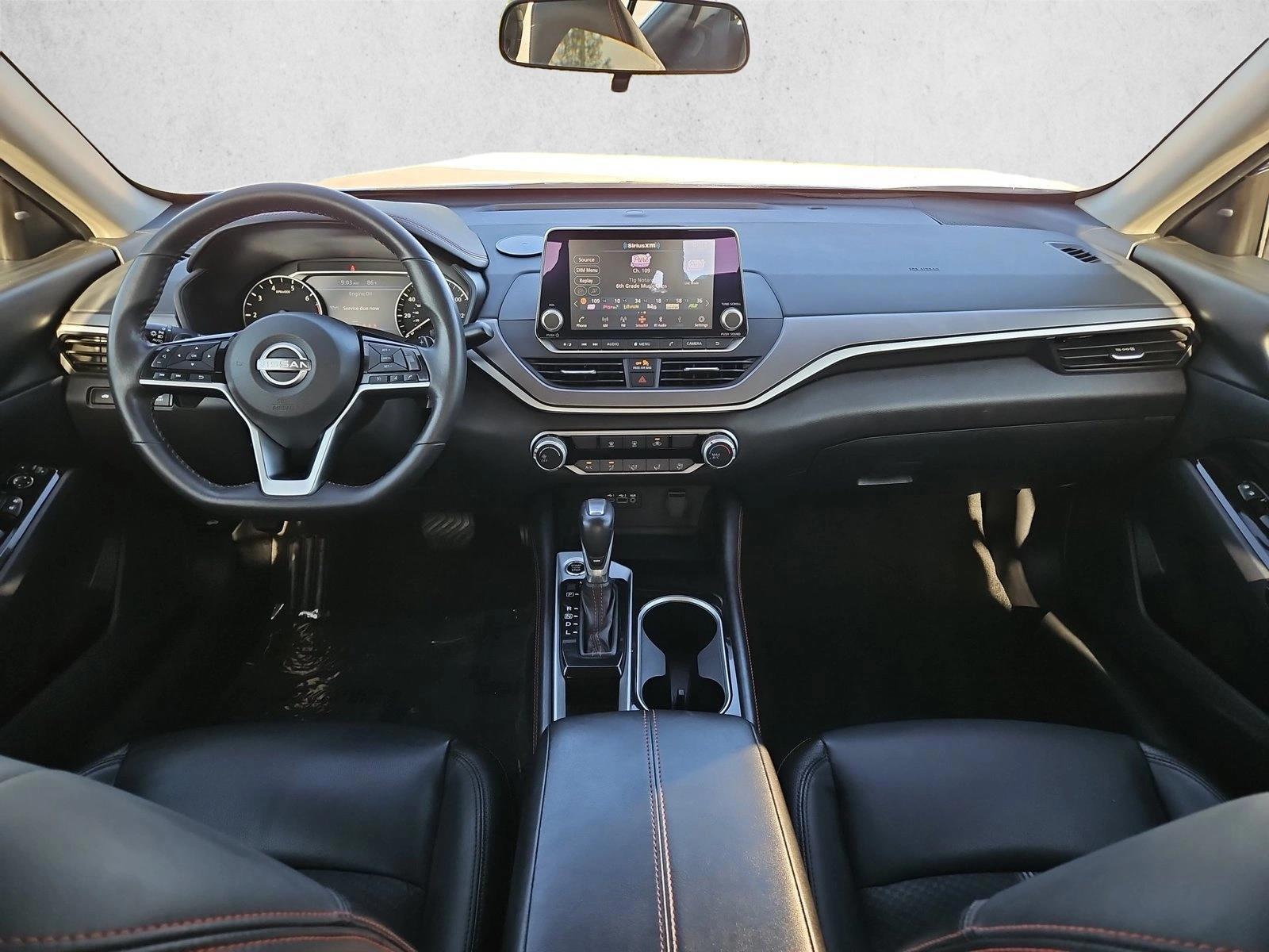 2025 Nissan Altima SR - Photo 17