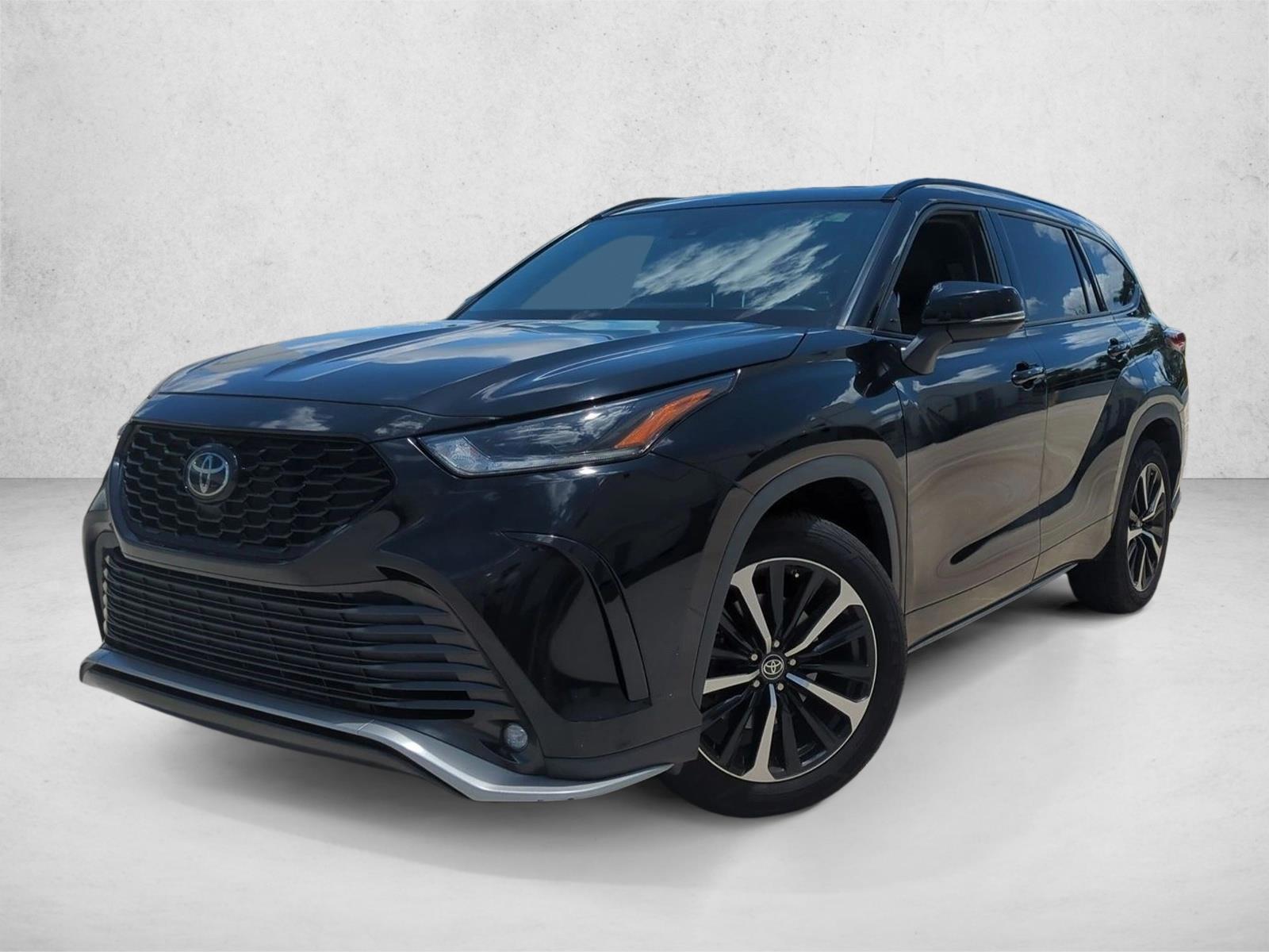 Thumbnail: 2022 Toyota Highlander - 1