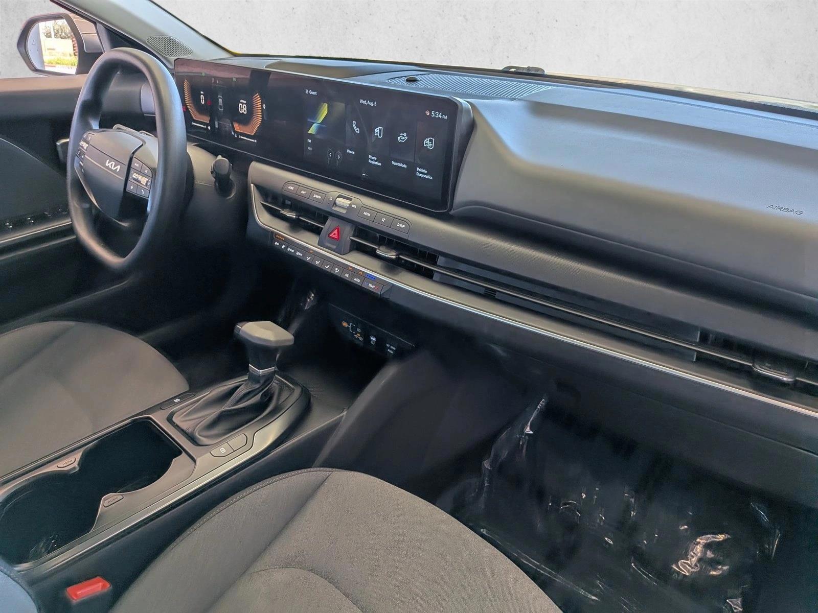 2025 Kia K4 LXS - Photo 27