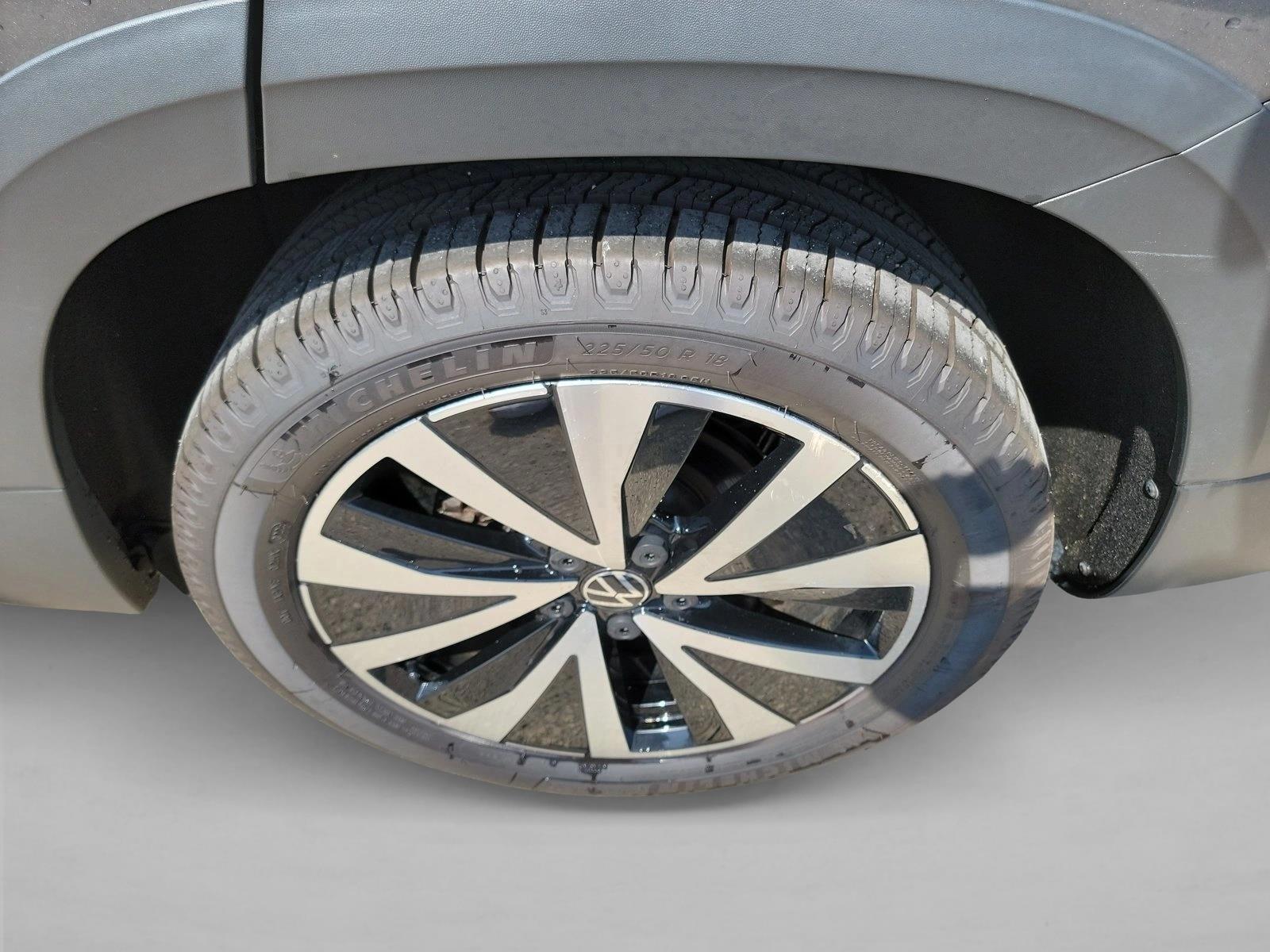 2023 Volkswagen Taos SE - Photo 12
