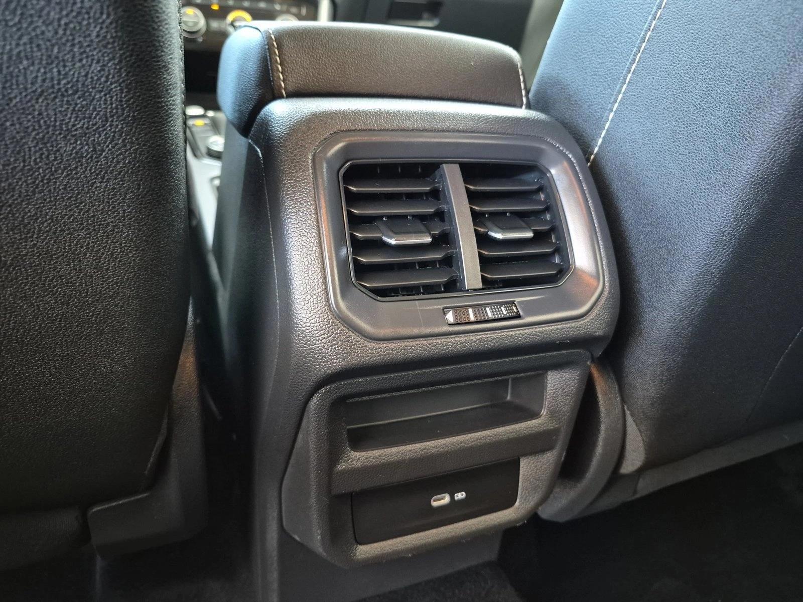 2024 Volkswagen Taos SE - Photo 16