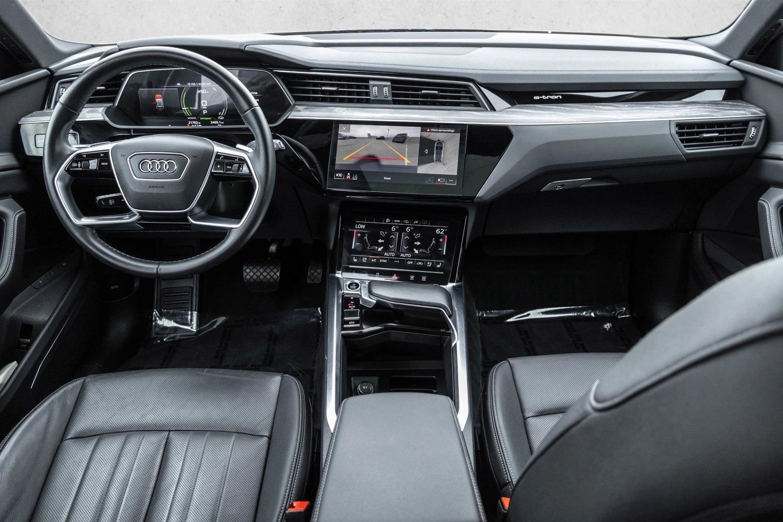 Thumbnail: 2023 Audi e-tron - 4