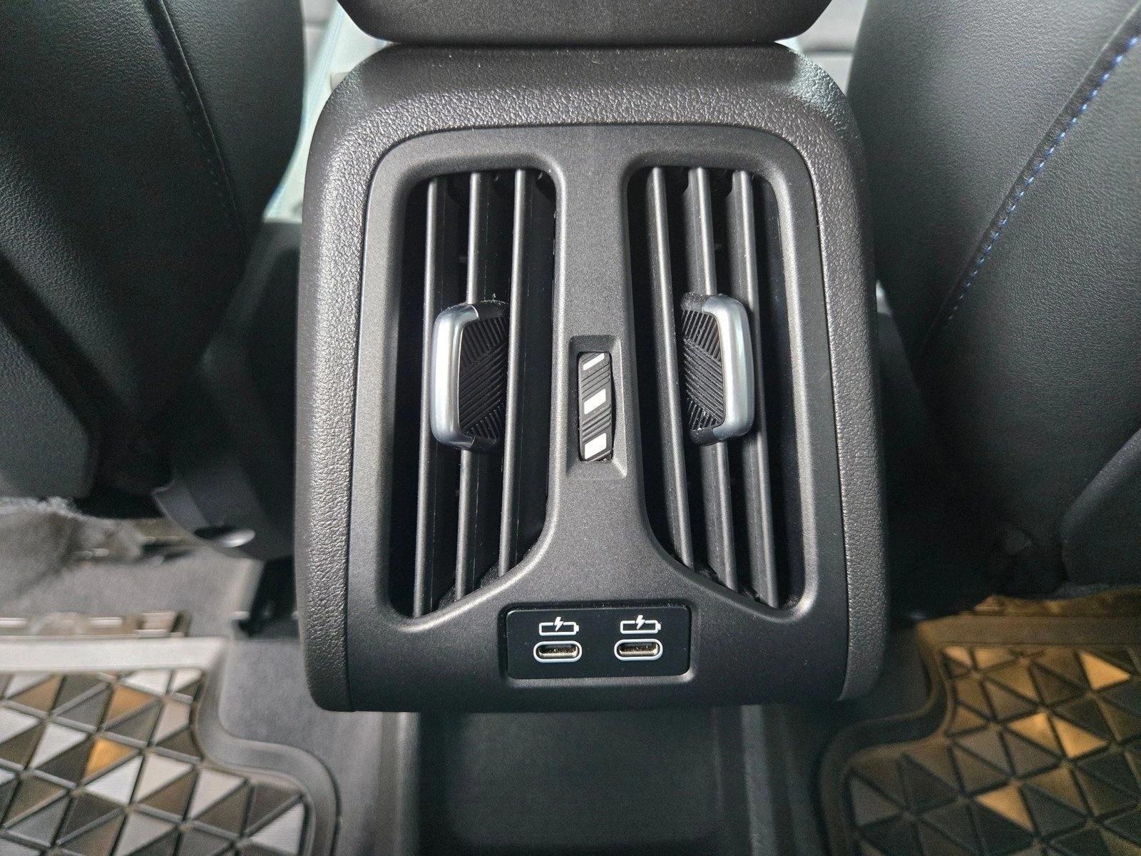 2025 BMW X1 M35i - Photo 18