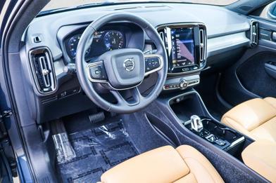 2022 Volvo XC40