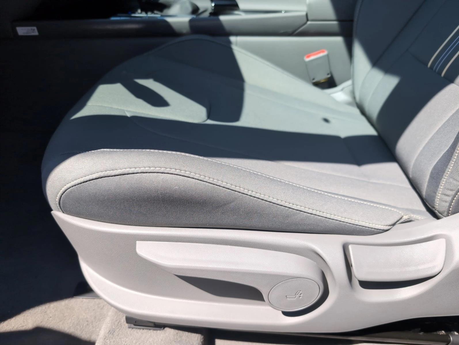 Thumbnail: 2026 Hyundai Elantra - 4