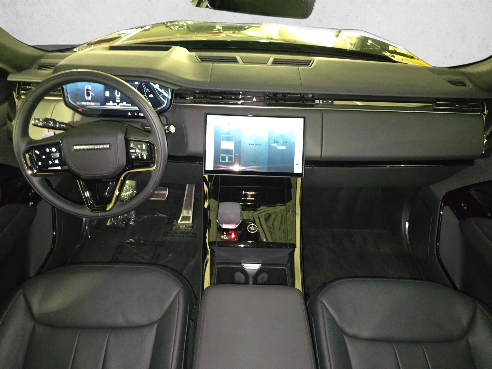 Thumbnail: 2025 Land Rover Range Rover Sport - 3