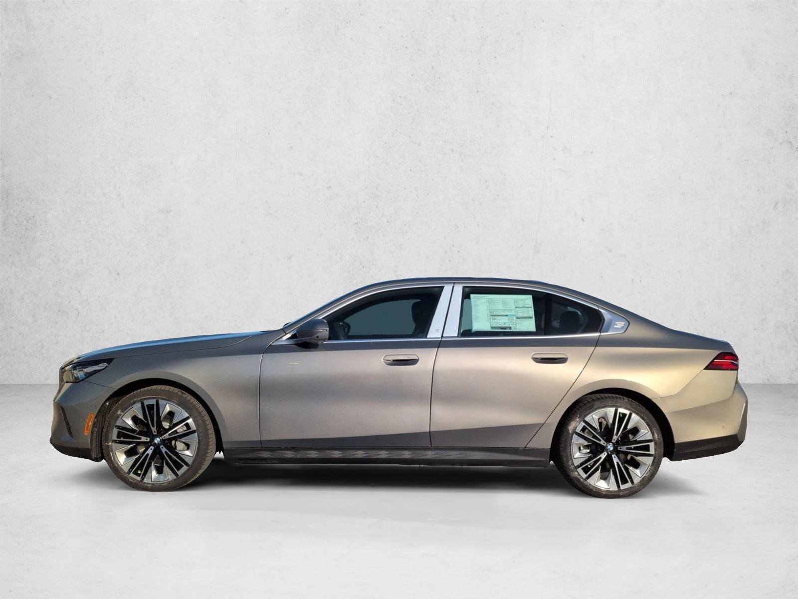 Thumbnail: 2026 BMW 5 Series - 2