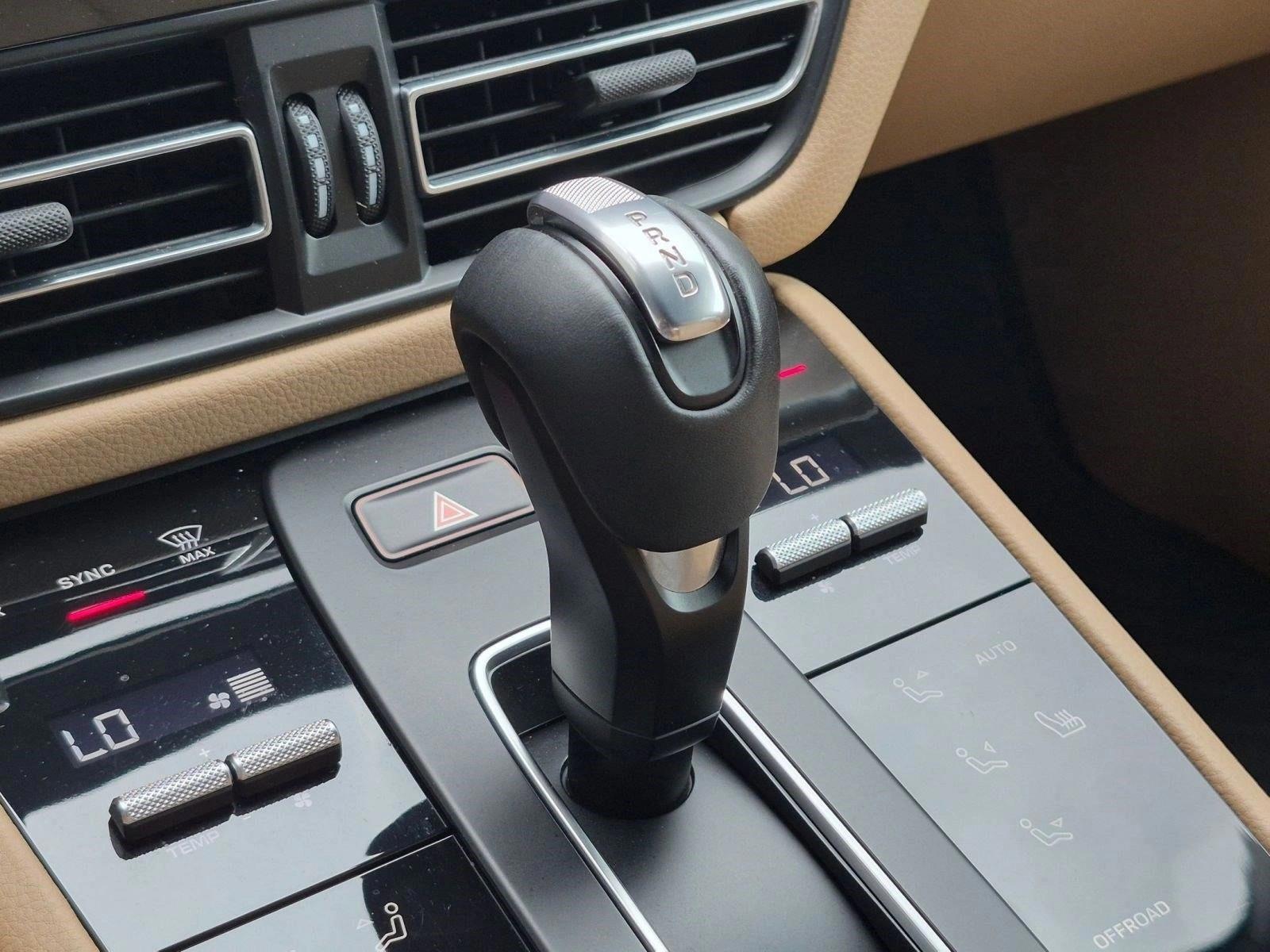 2023 Porsche Macan S - Photo 20