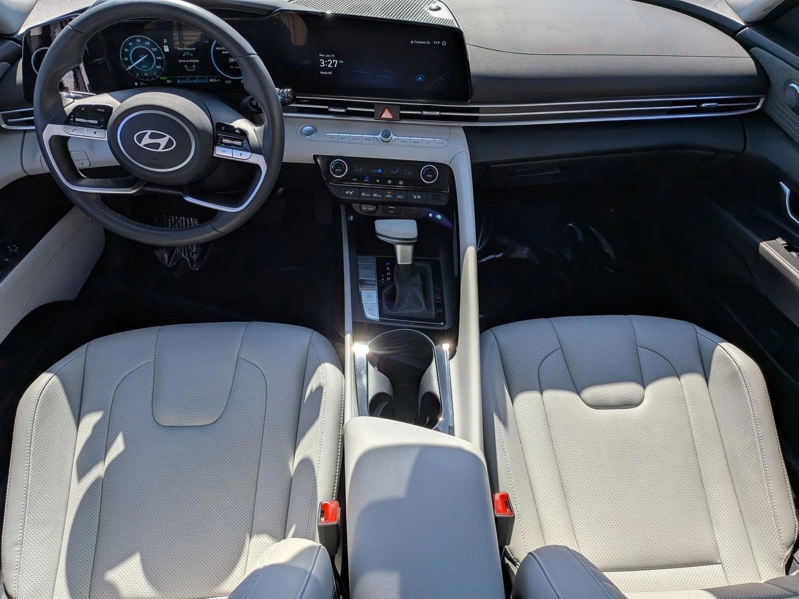 Thumbnail: 2025 Hyundai Elantra - 3