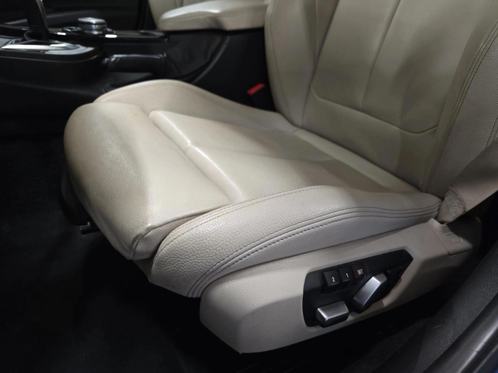 Thumbnail: 2016 BMW 3 Series - 4