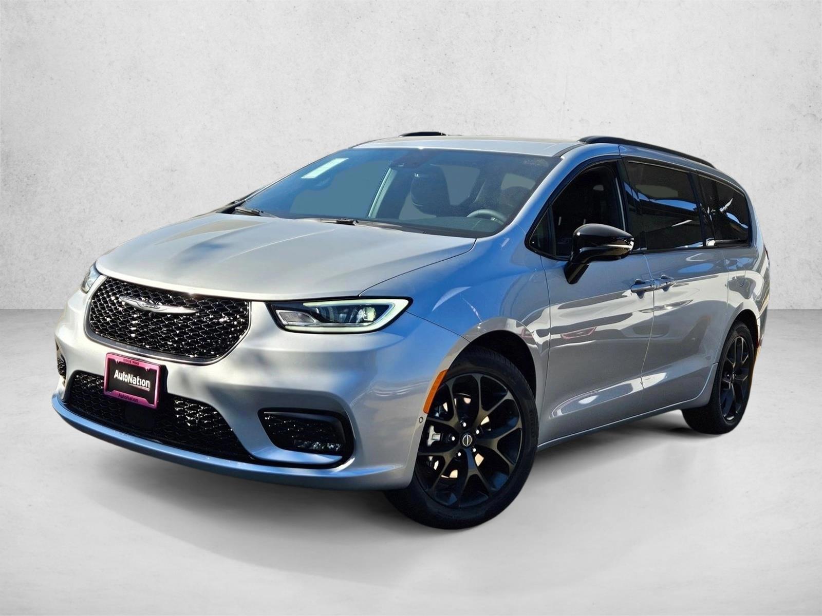 Thumbnail: 2026 Chrysler Pacifica - 1