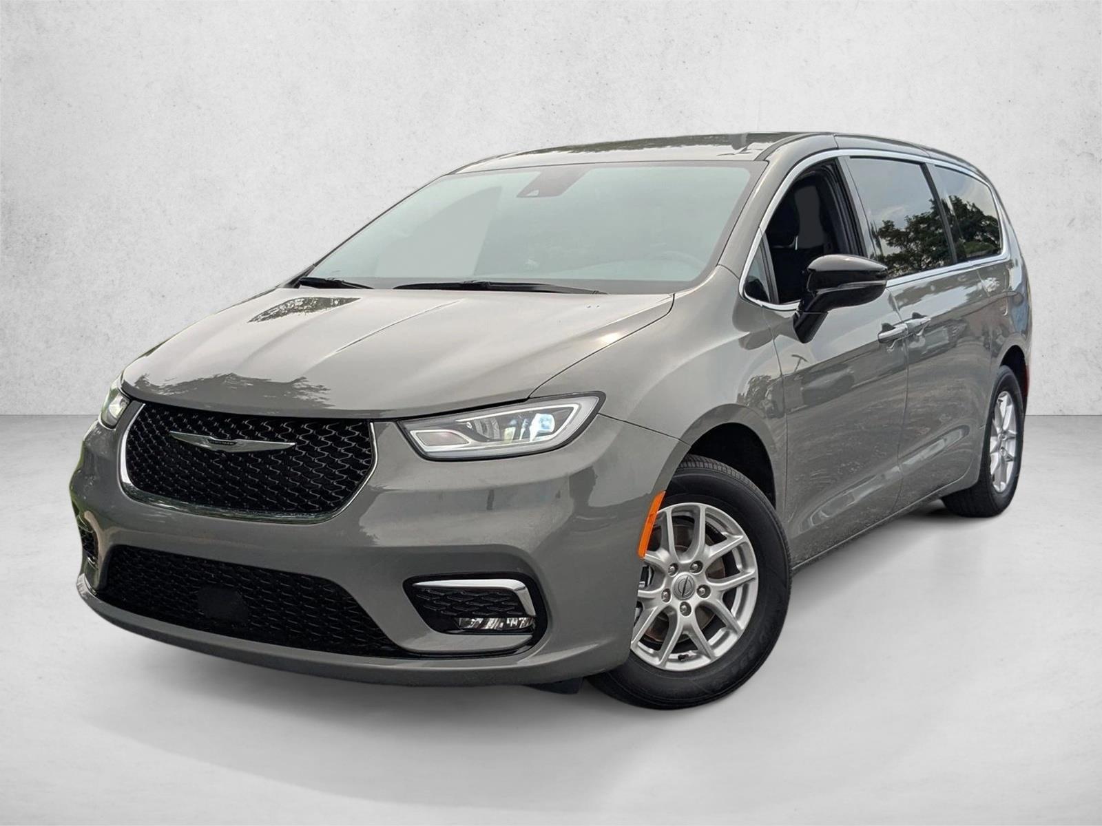 Thumbnail: 2025 Chrysler Pacifica - 1