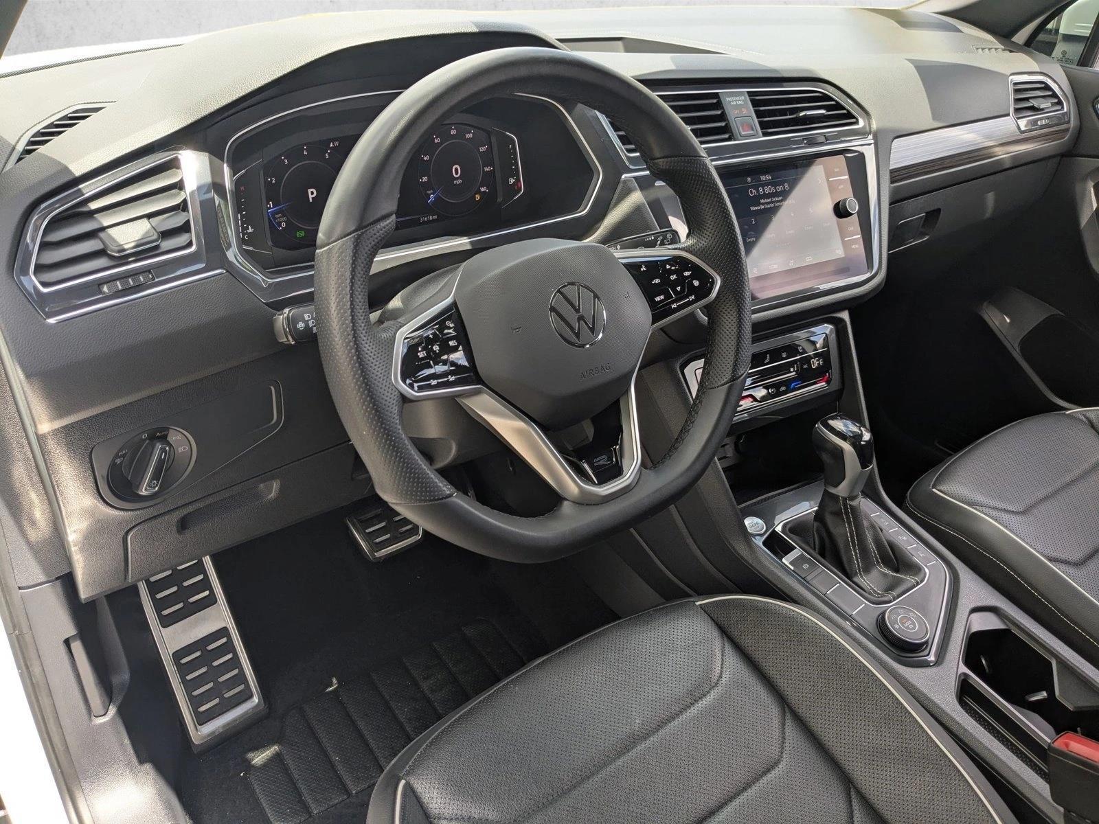 Thumbnail: 2023 Volkswagen Tiguan - 3